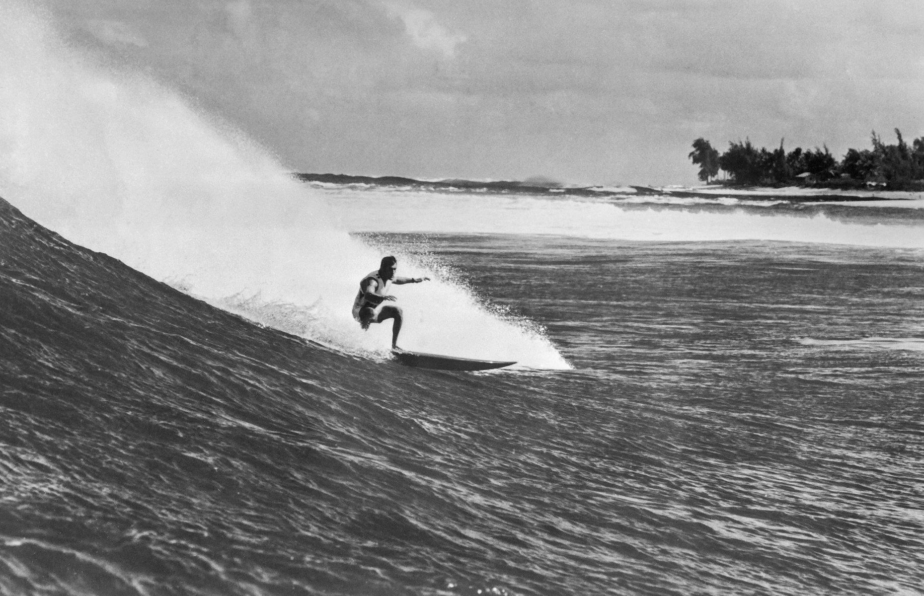 1971: The Pipeline Masters competition, Hawaii