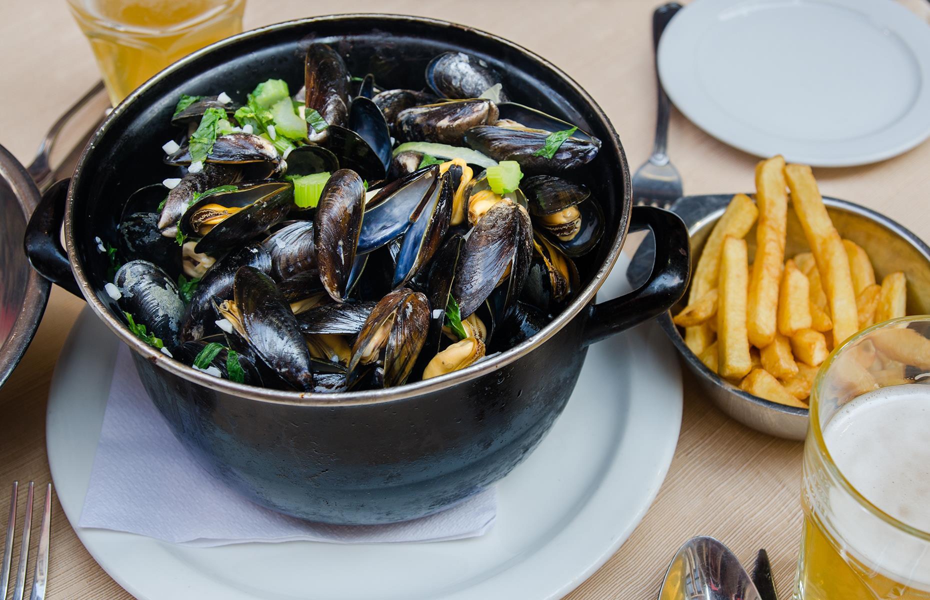 Moules frites, Belgium