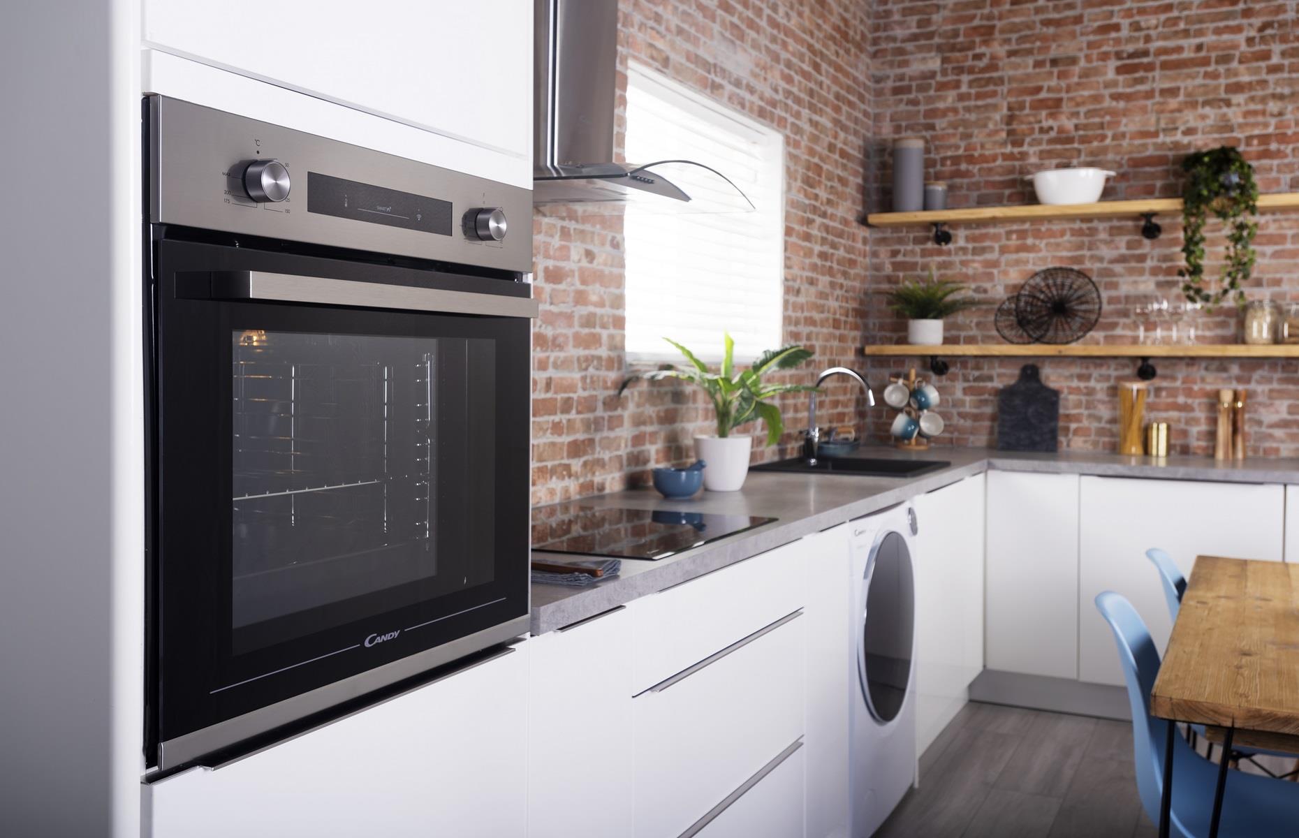 Lining the oven with tin foil