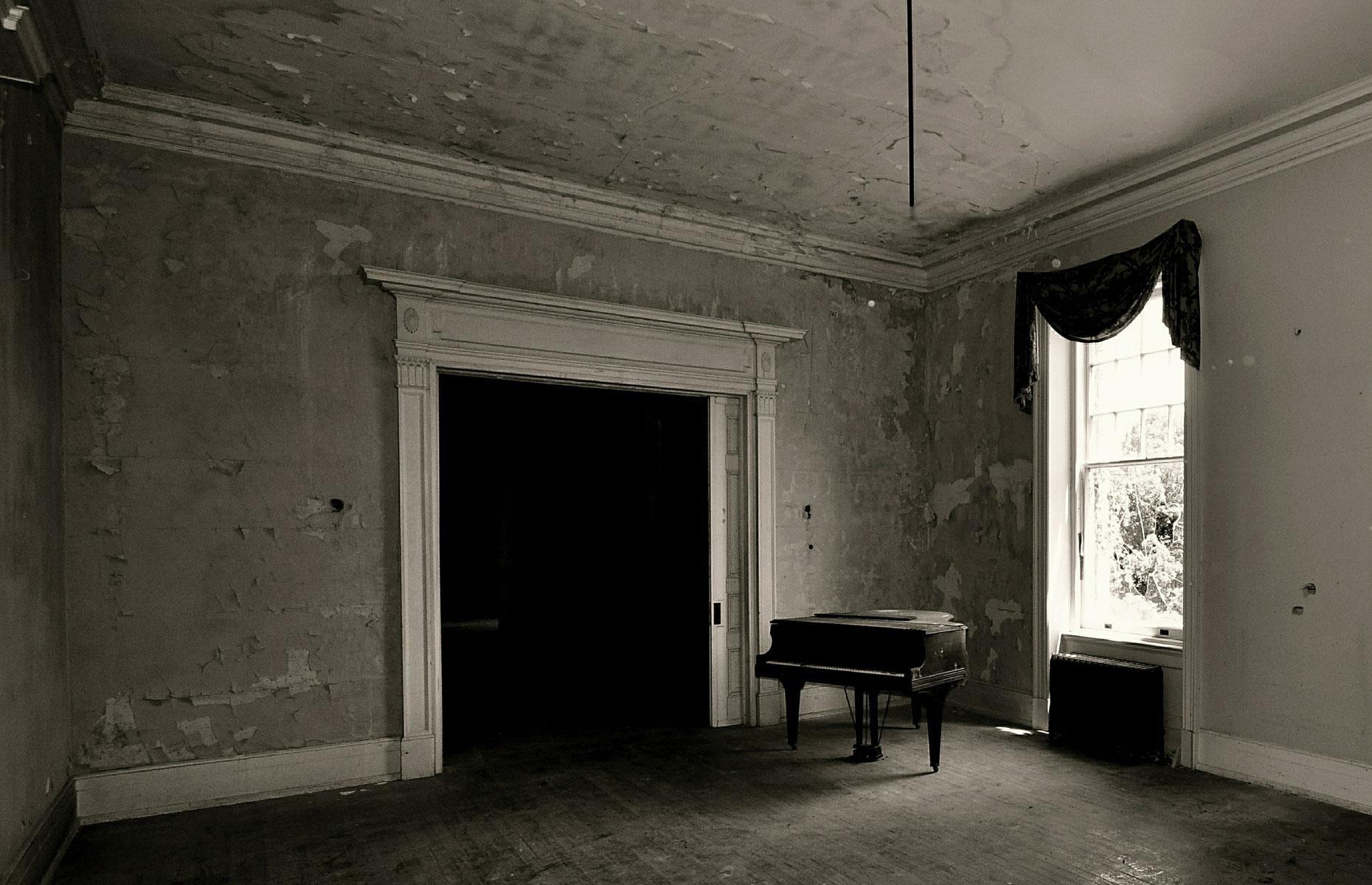 Selma Mansion, Leesburg, USA: Unbelievably expensive abandoned mansions