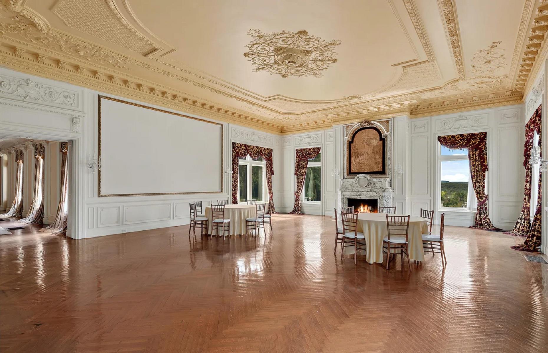 Sprawling floor plan
