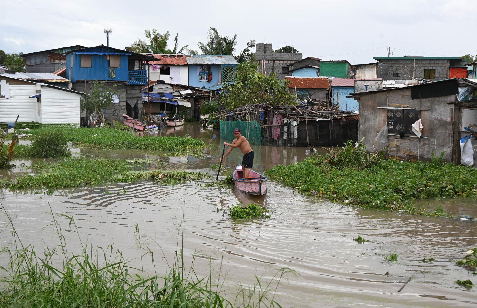 October: Tropical Storm Nalgae, Philippines 