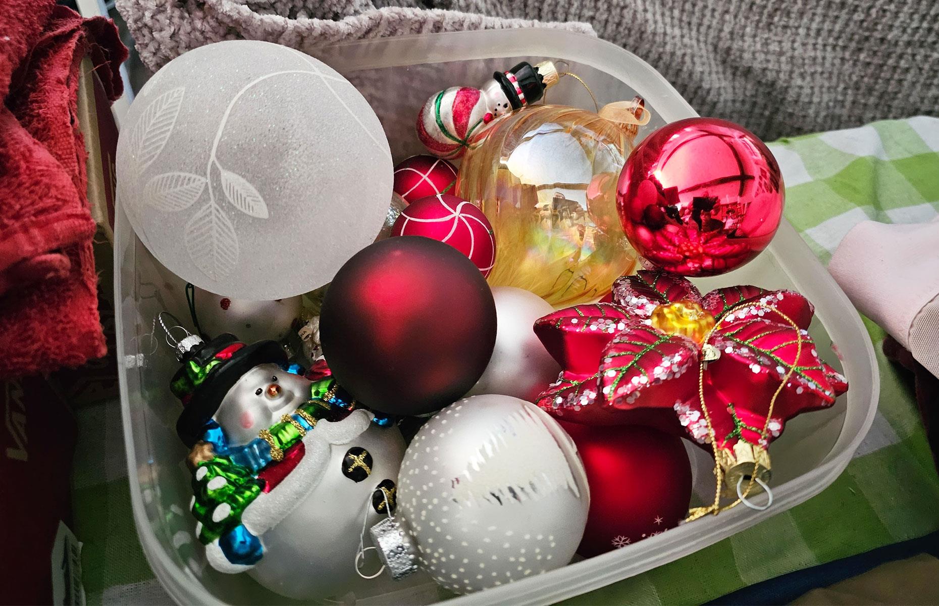 Clear out Christmas decorations 