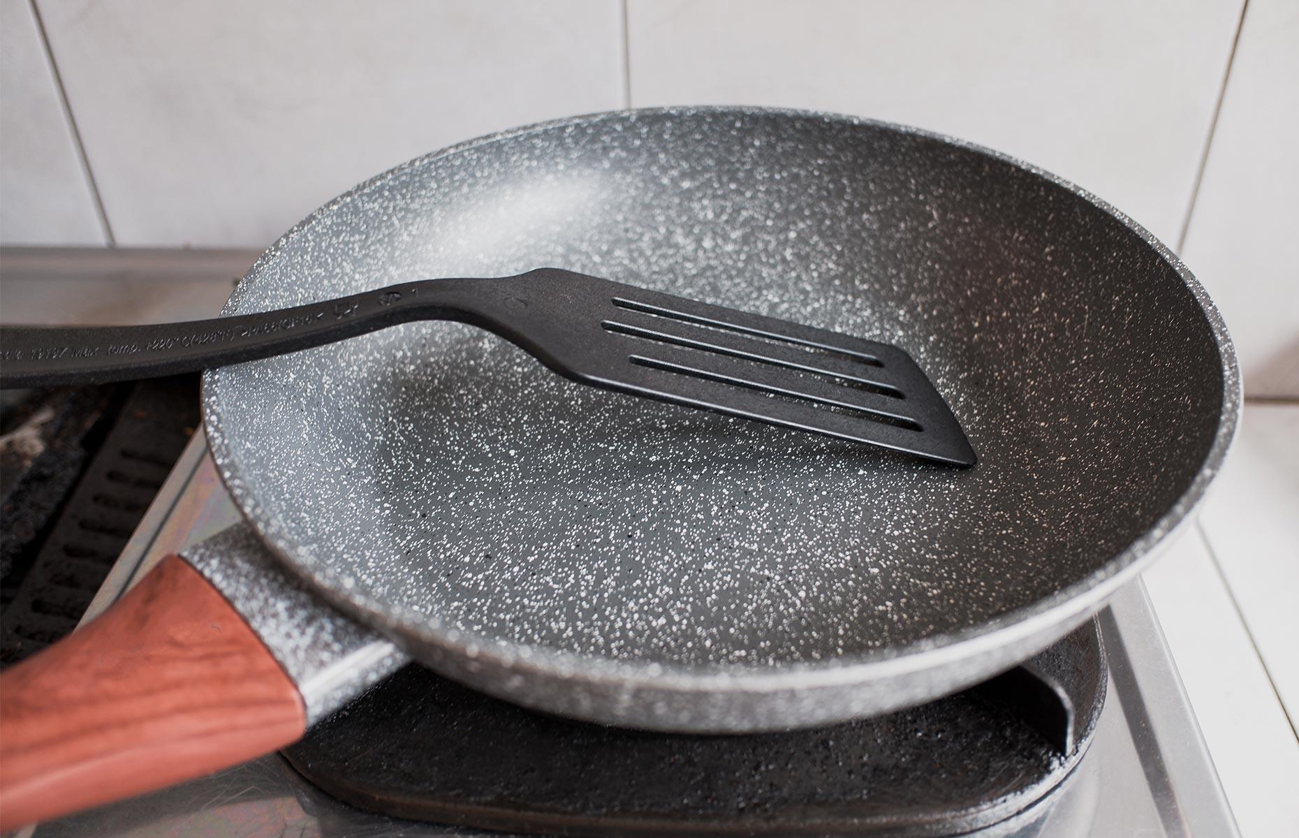 Non-stick frying pans: 1961