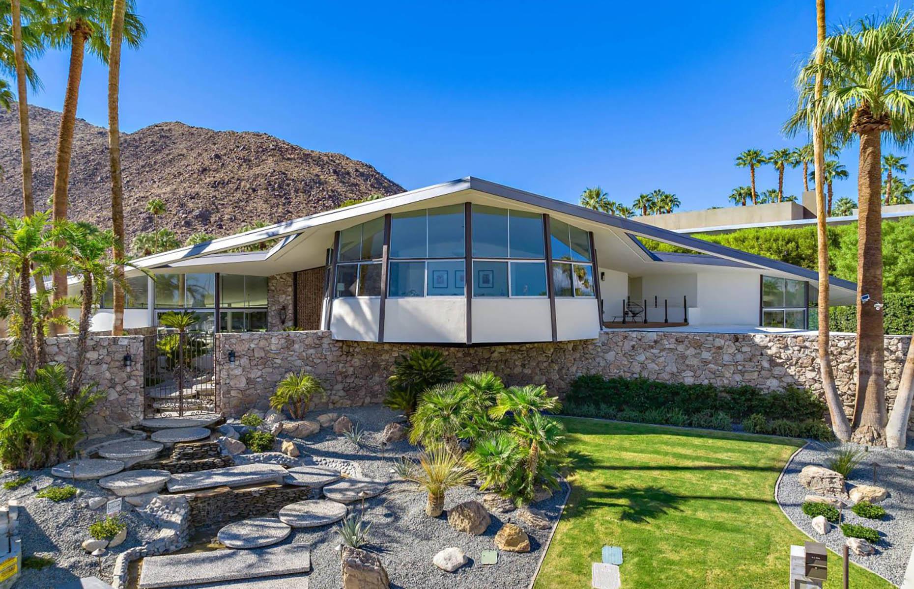 Elvis’ futuristic honeymoon hideaway, California, USA
