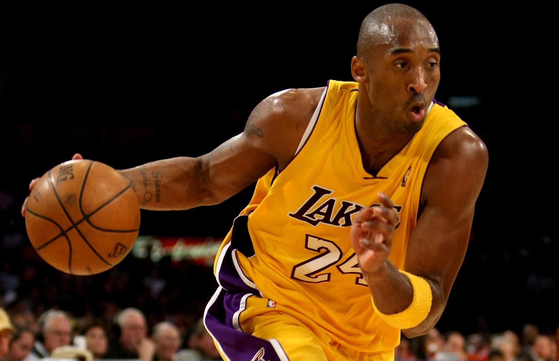 16. Kobe Bryant: $1.110 millones (980 millones de euros)