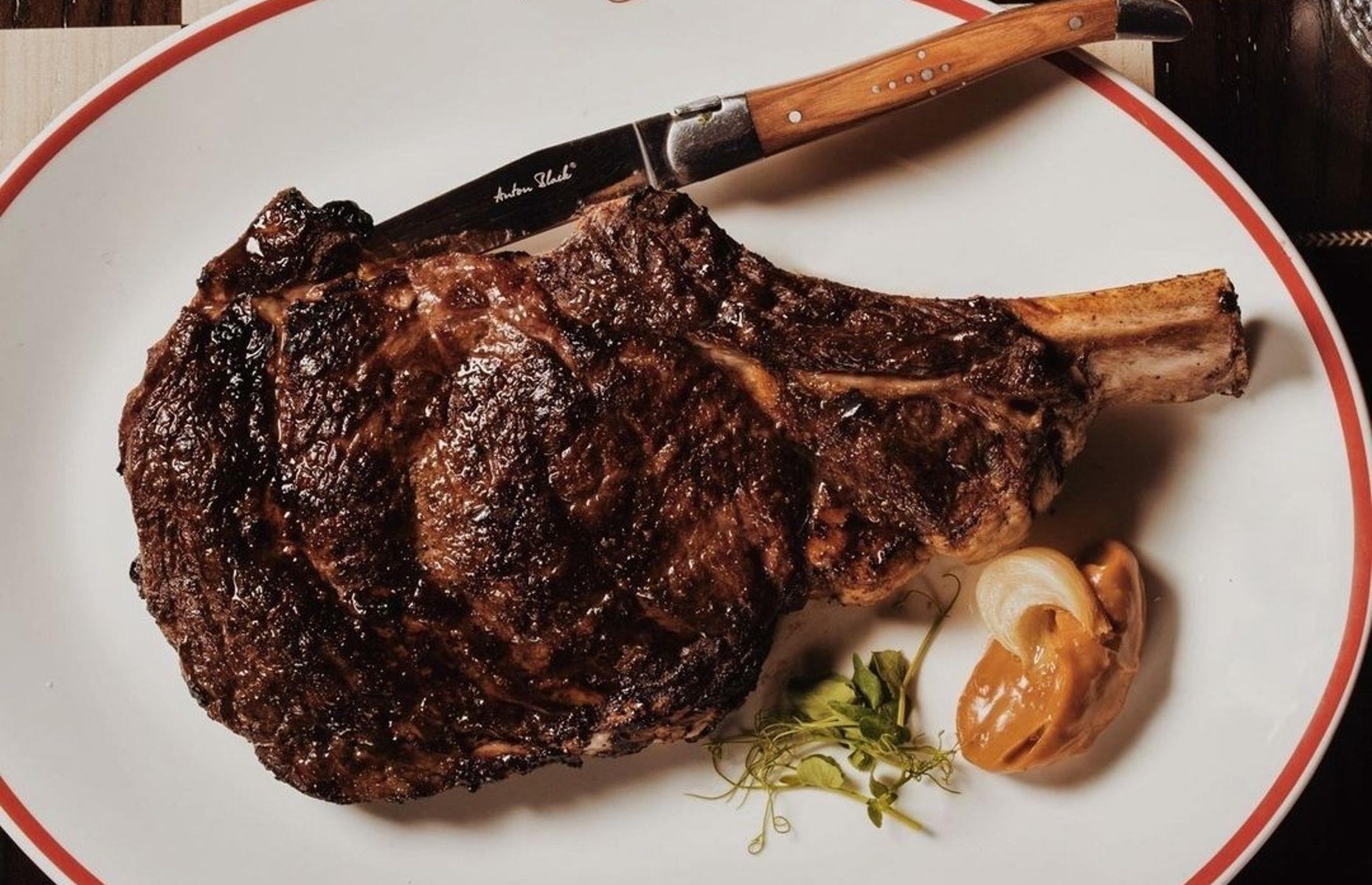Nebraska: The Committee Chophouse, Kimpton Cottonwood Hotel, Omaha