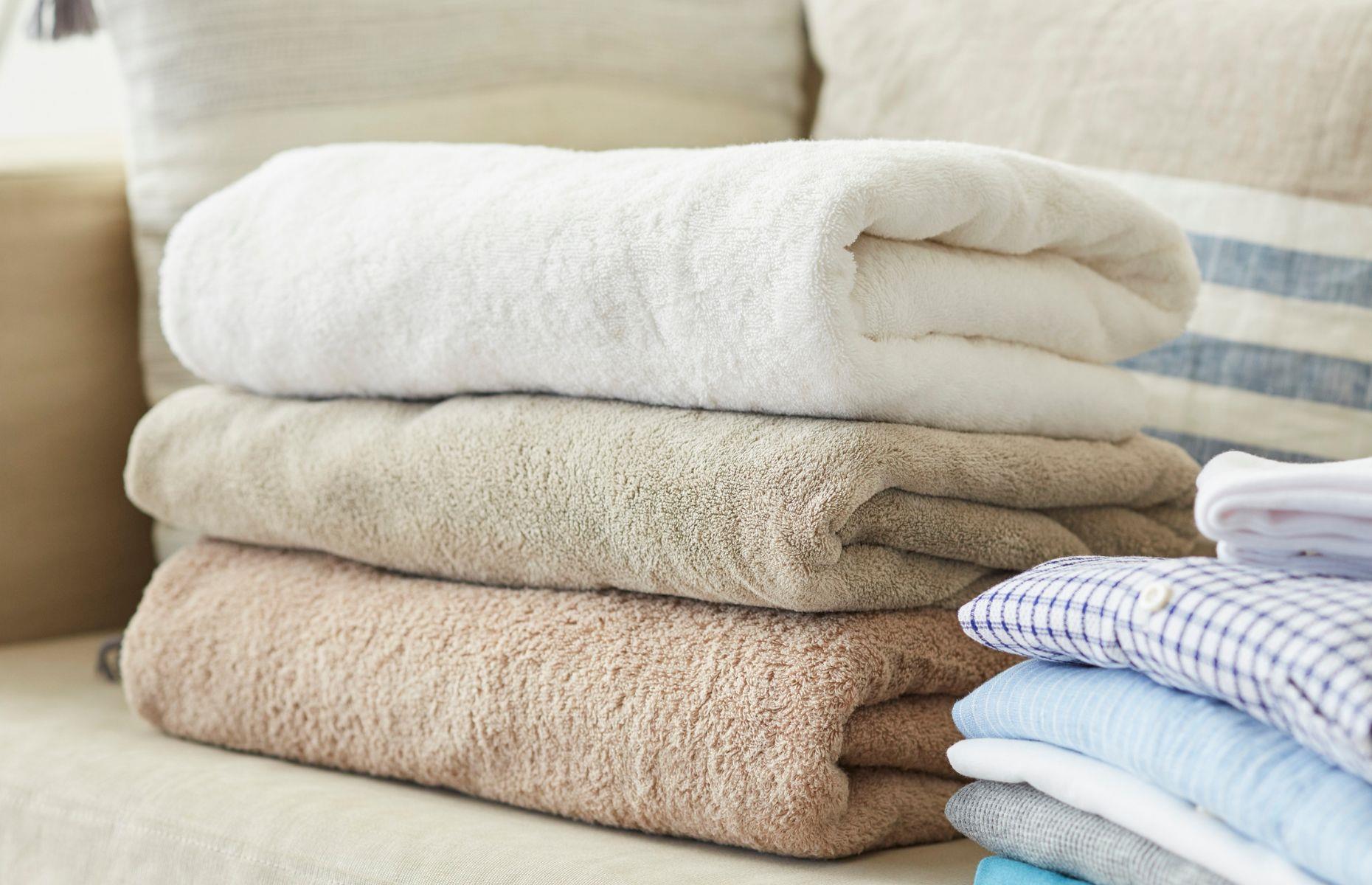 Mettre plus d’assouplissant rend les serviettes encore plus moelleuses