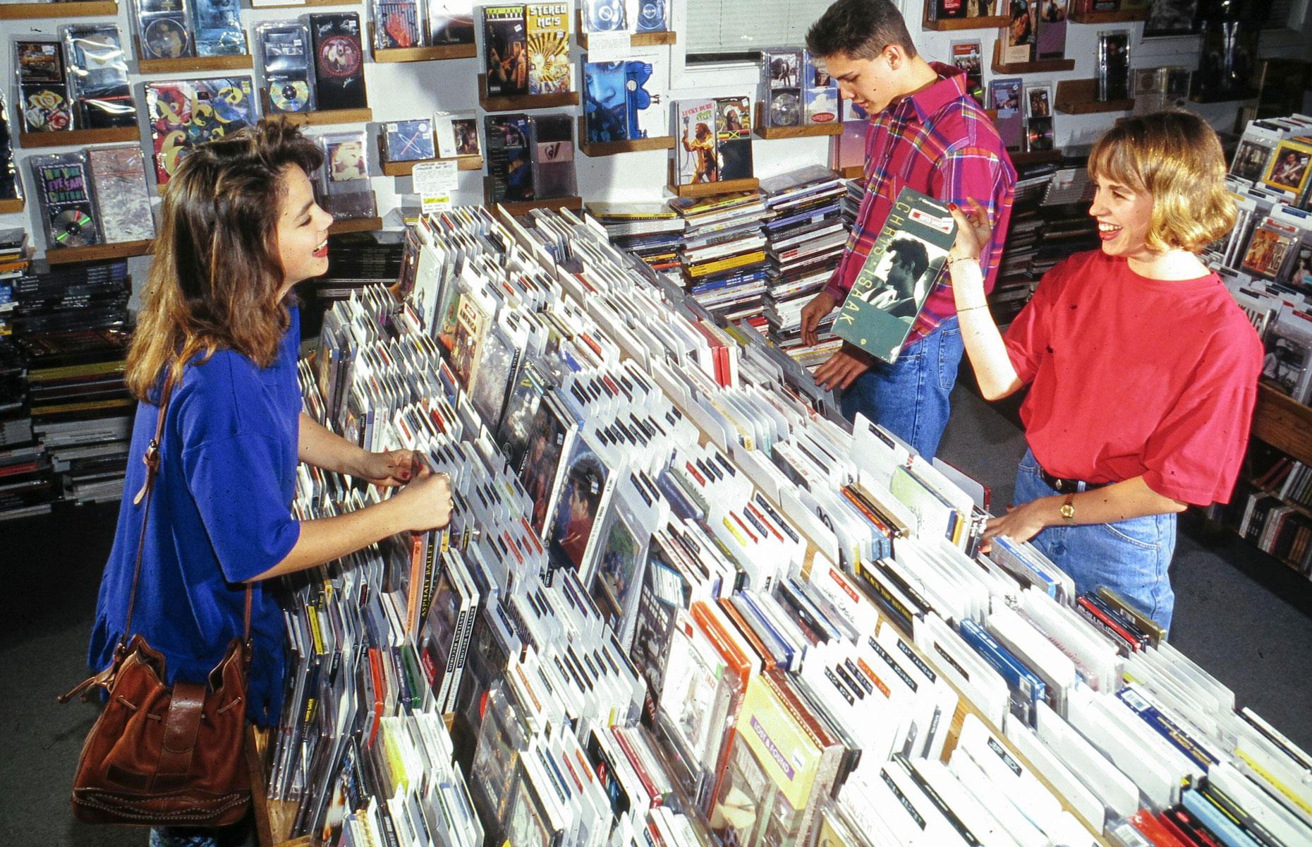 The CD usurps the cassette tape and vinyl record
