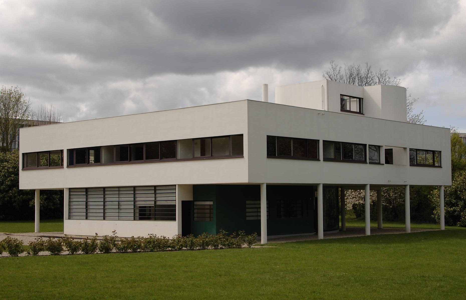 Villa Savoye by Le Corbusier 