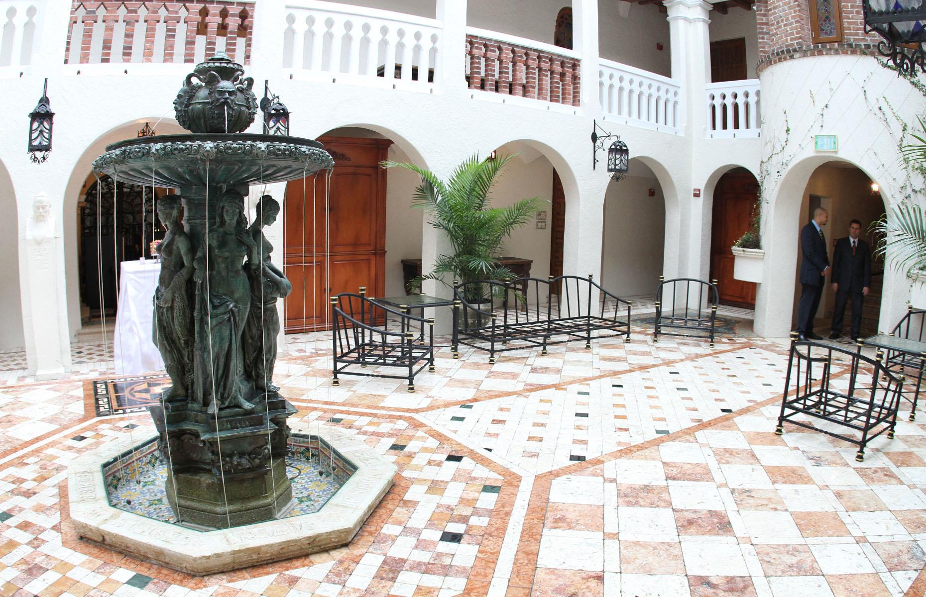 “Mansión Versace” de Peter Loftin: Inicio de la batalla legal
