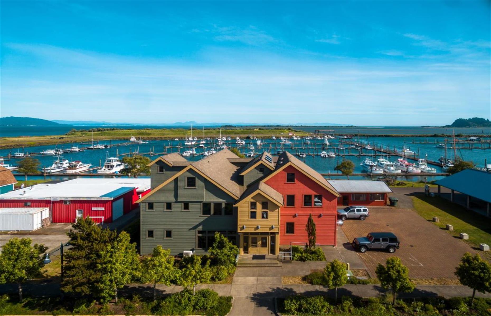 Washington: At The Helm Hotel and Pub, Ilwaco