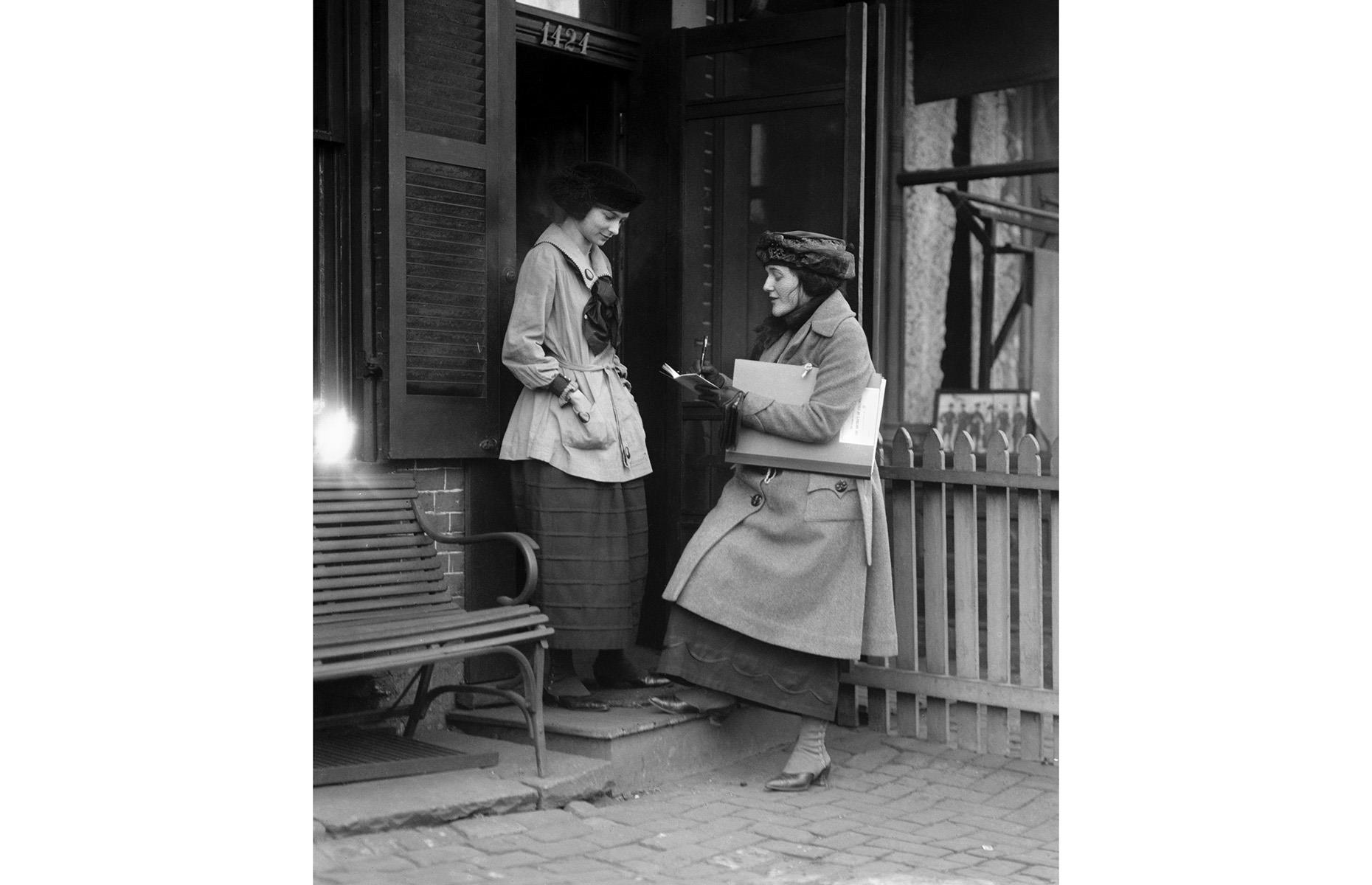 1920: The US census records 100 million Americans