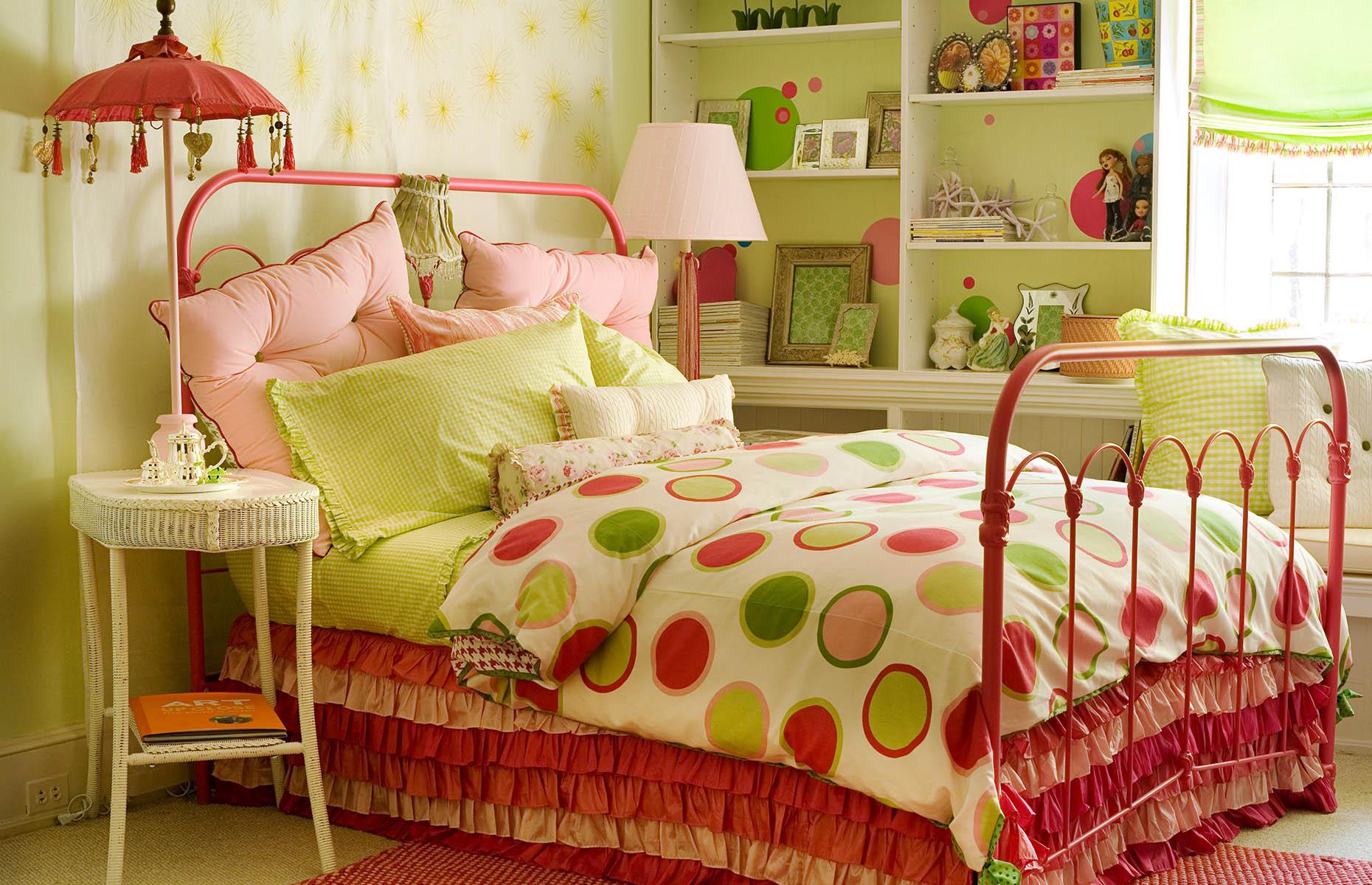 2000s: lime green