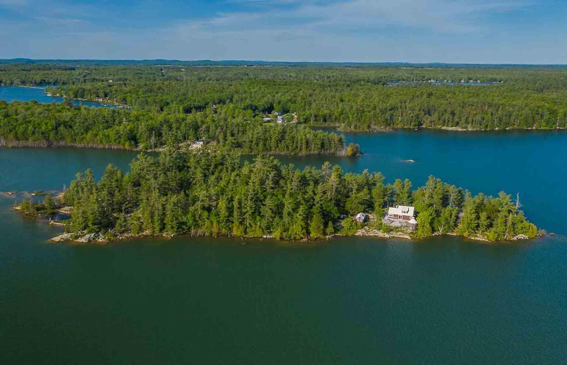 Duval Island, Ontario, Canada: $615,680 (£451k)