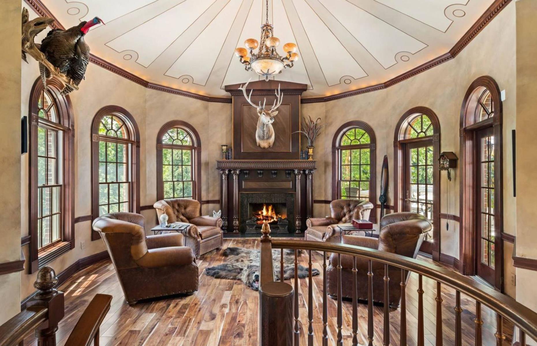 Missouri: Opulent estate, St. Louis, $4.7 million (£3.6m): The most incredible homes for sale in every US state