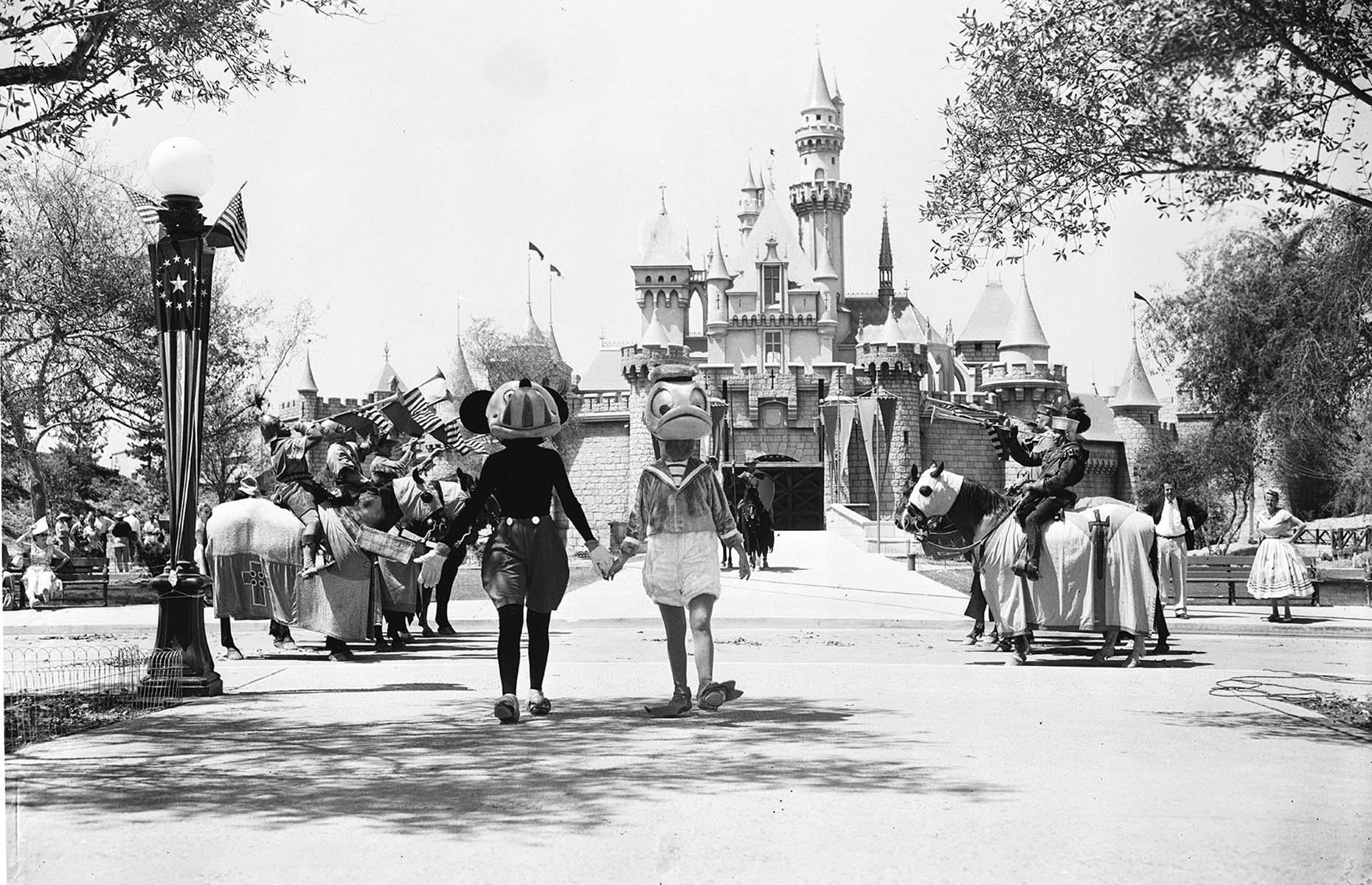 1955: Welcome to the Happiest Place on Earth