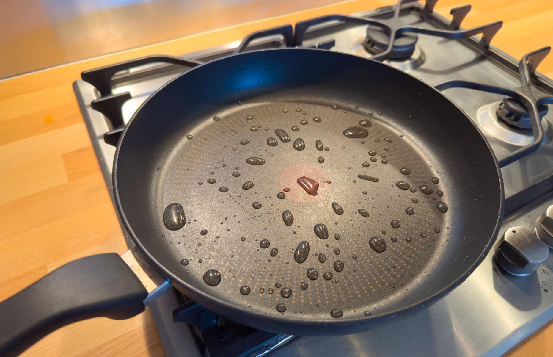 1950s: Teflon frying pan