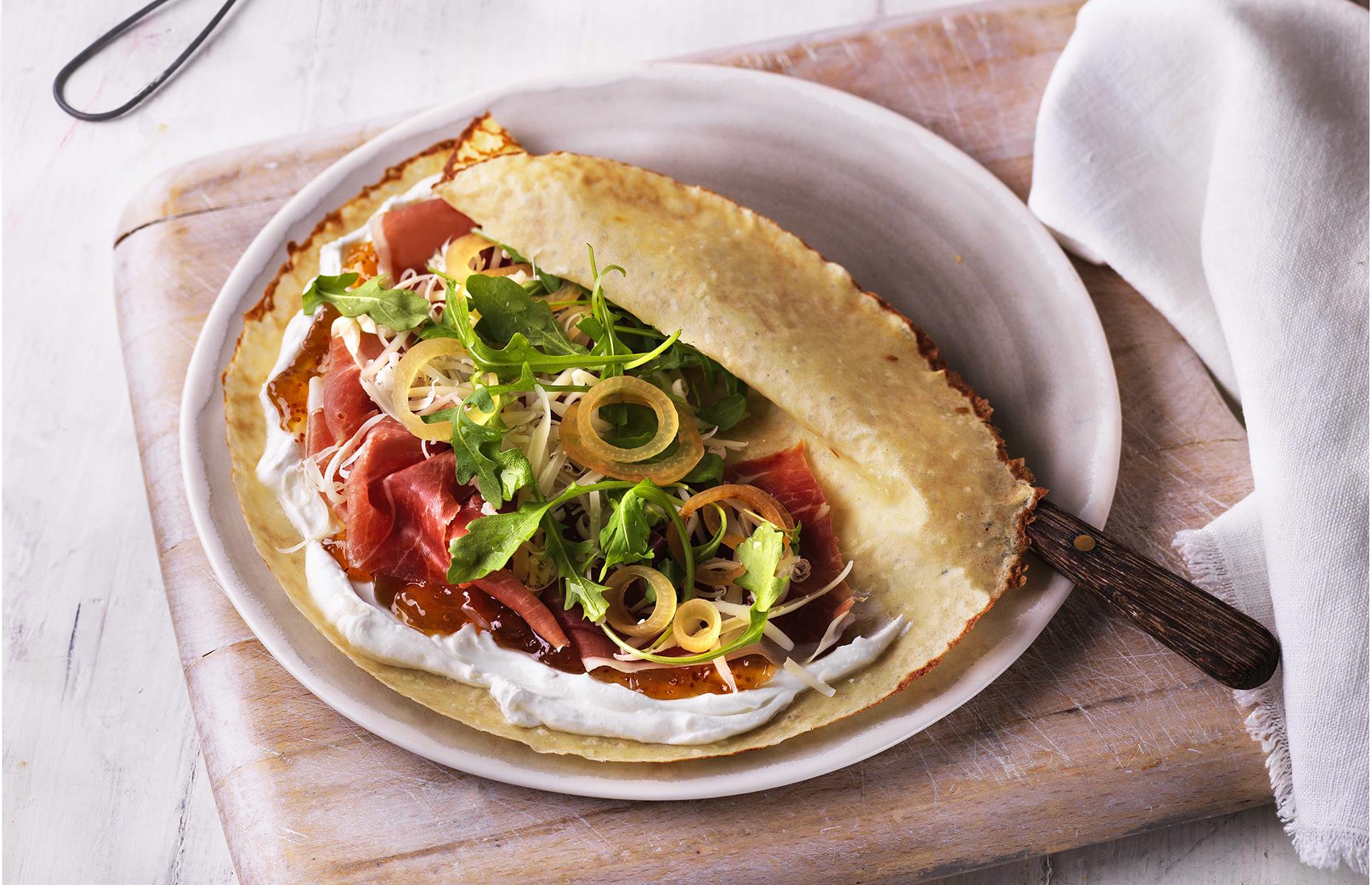 Cheese, ham and fig crêpes