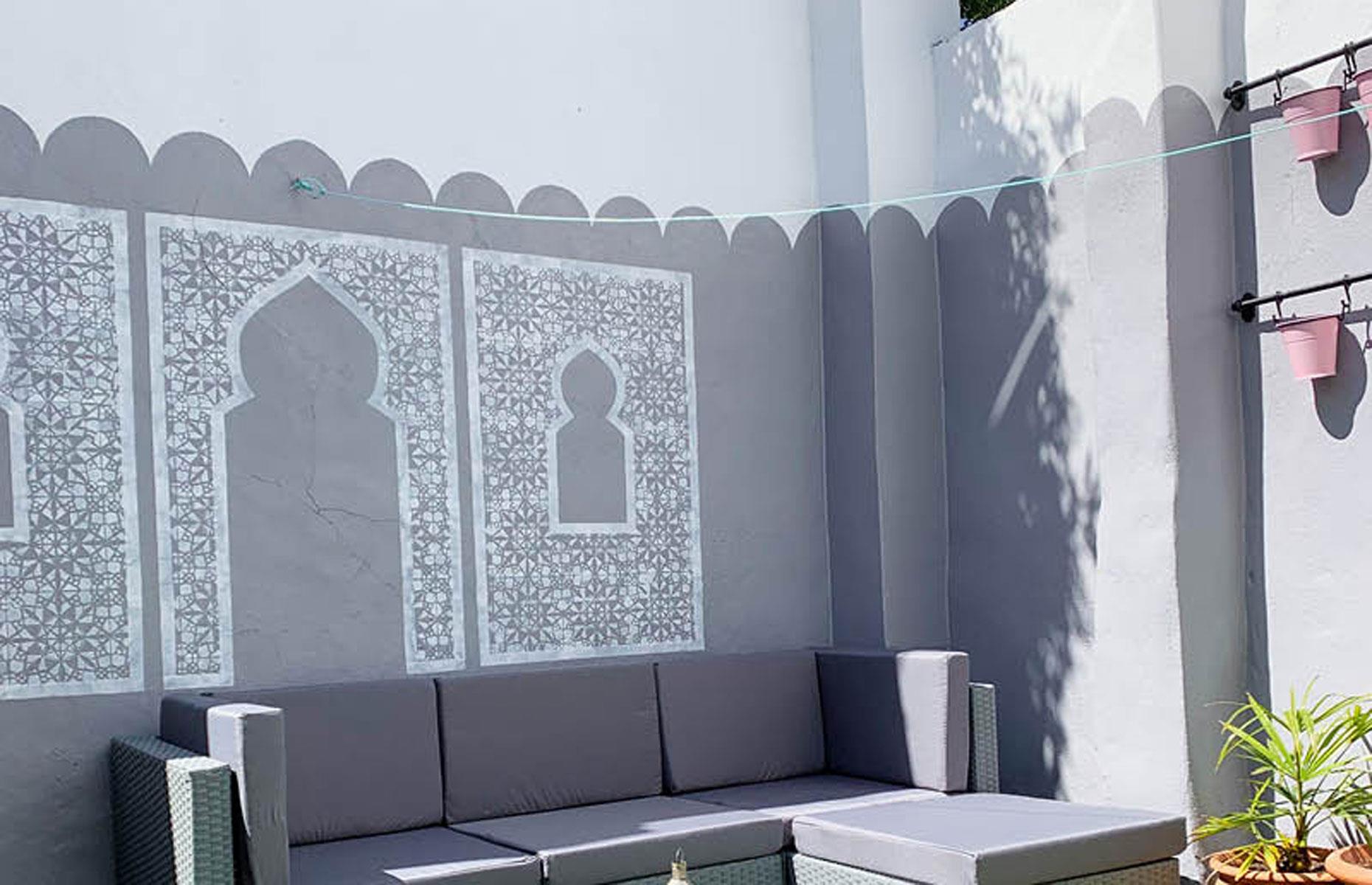 Design a garden mural