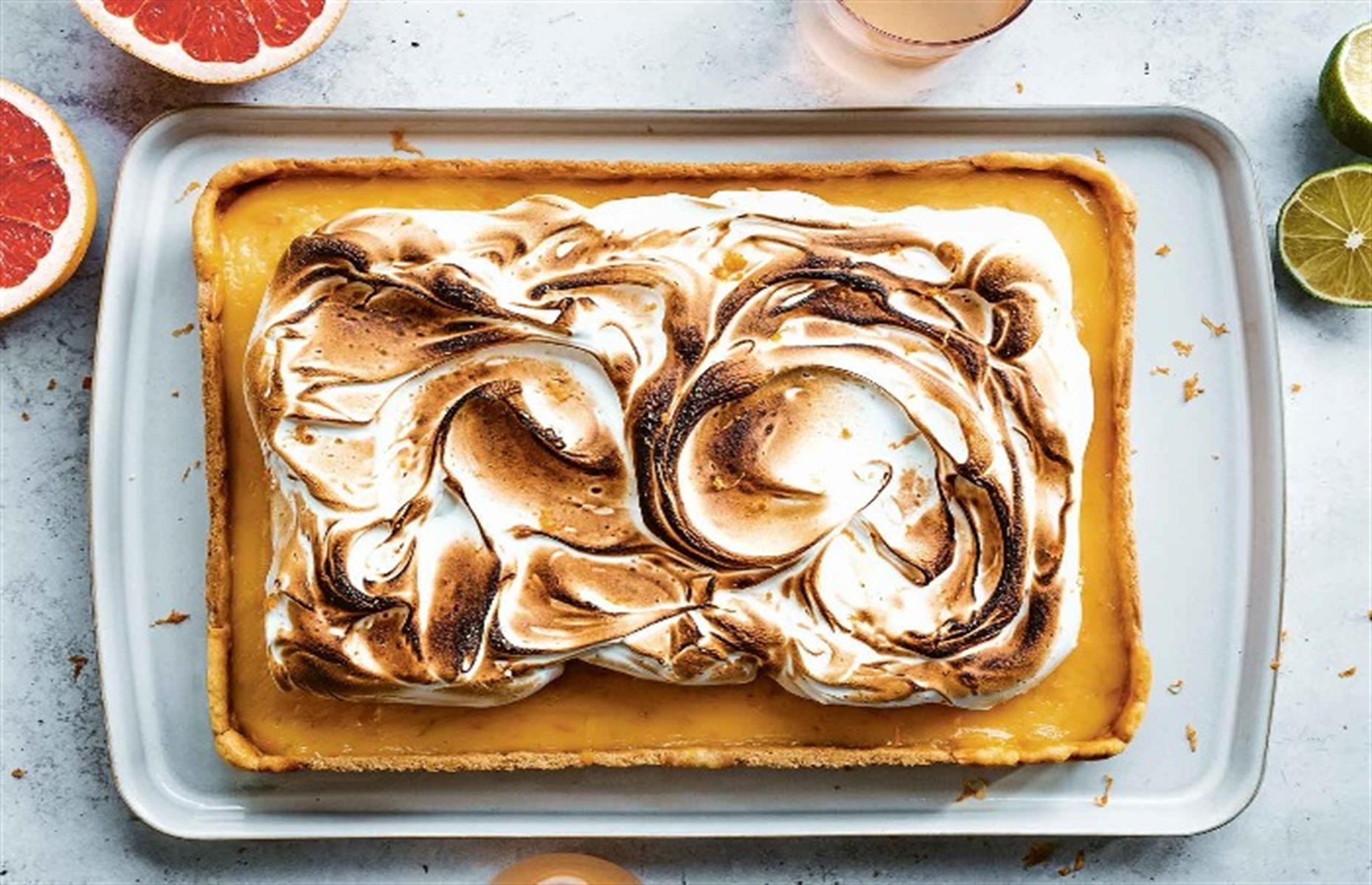 Grapefruit meringue pie