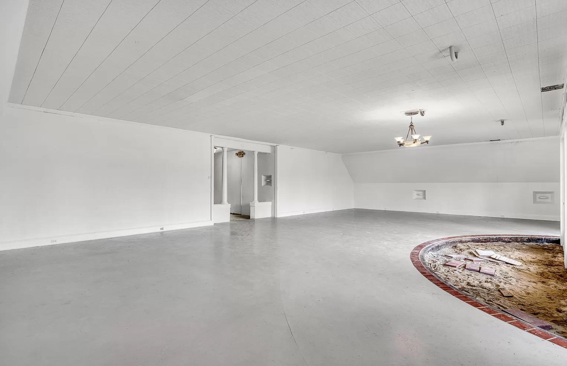 Former military battery, South Carolina, USA: $4.8 million (£3.8m)