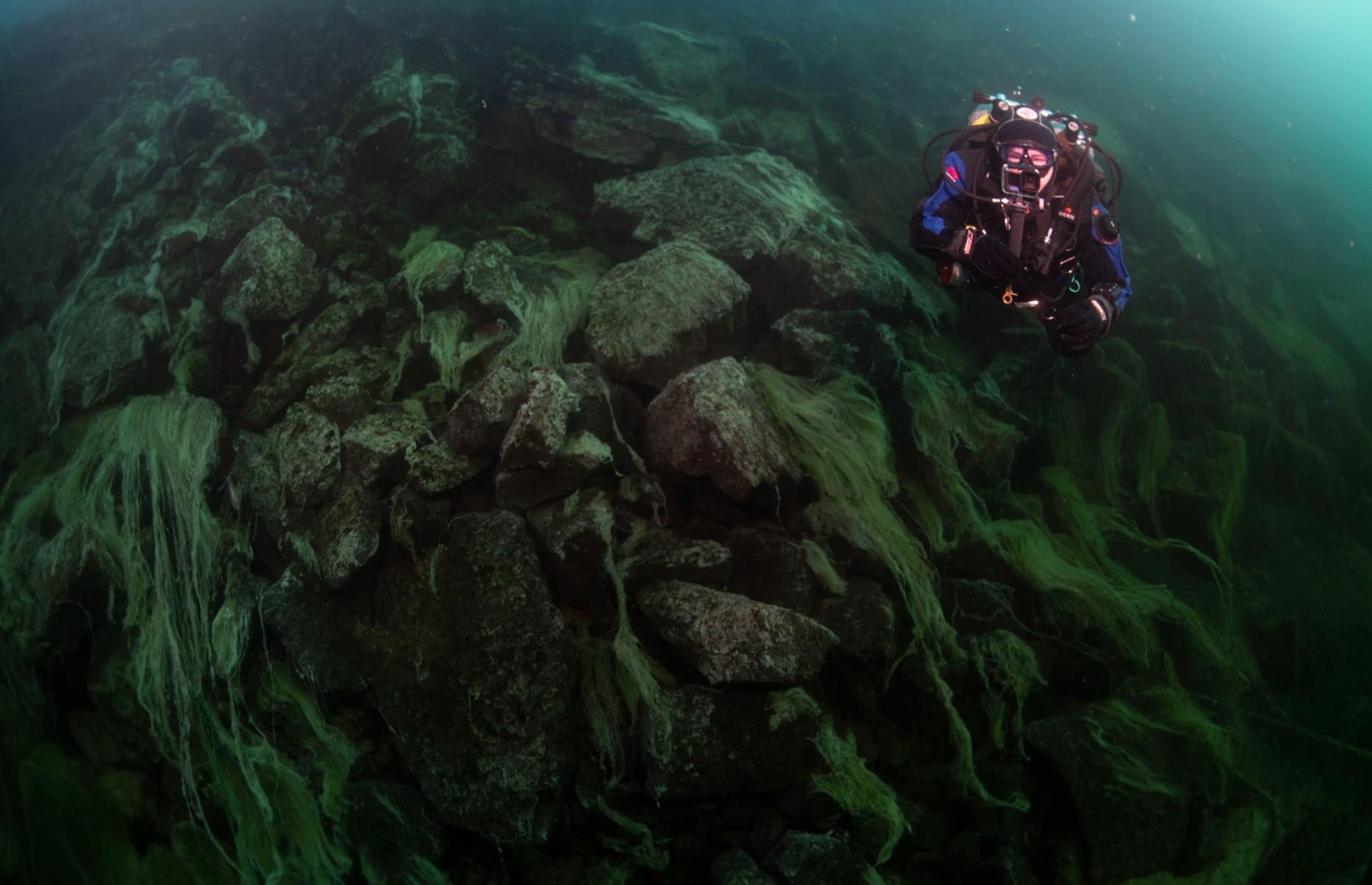 Submerged sinkholes also lie under Lake Huron