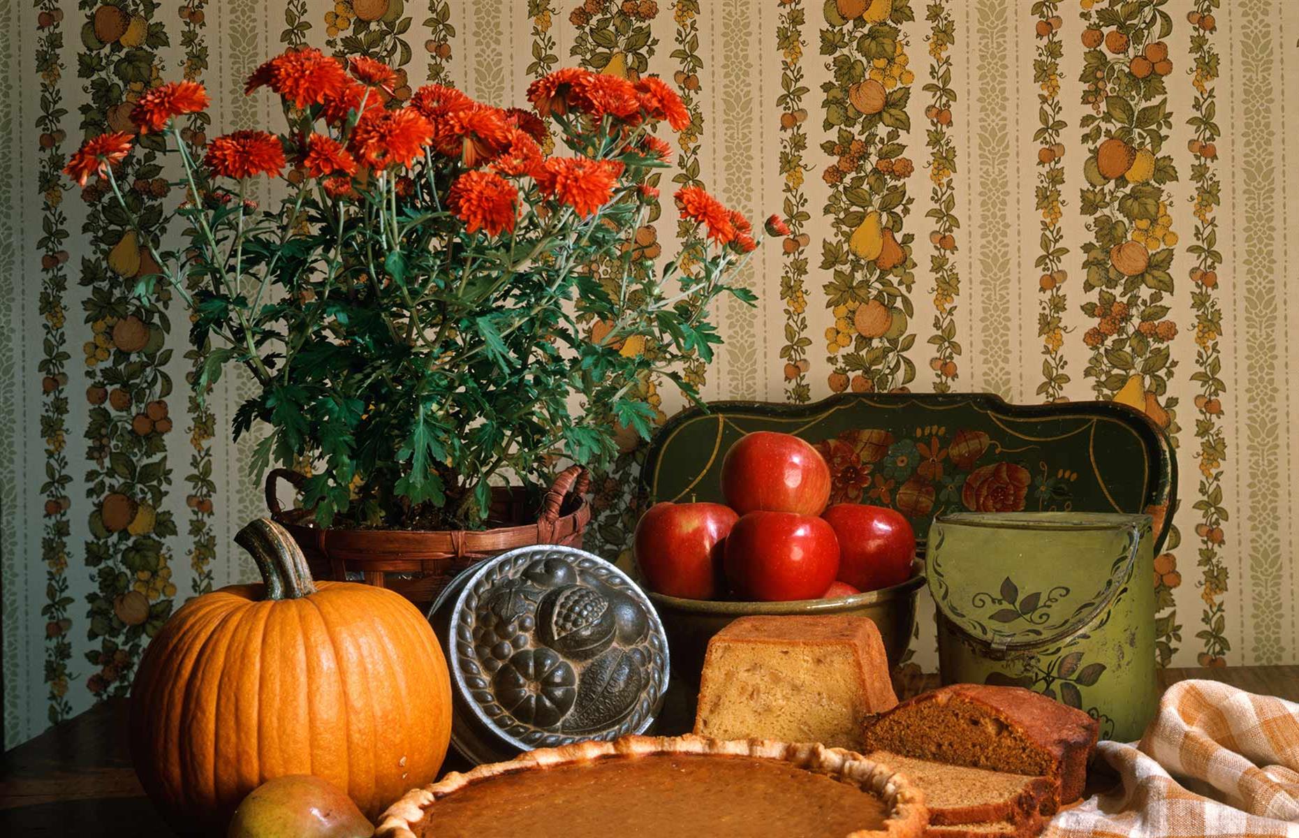 Fruit-and-flowers wallpaper
