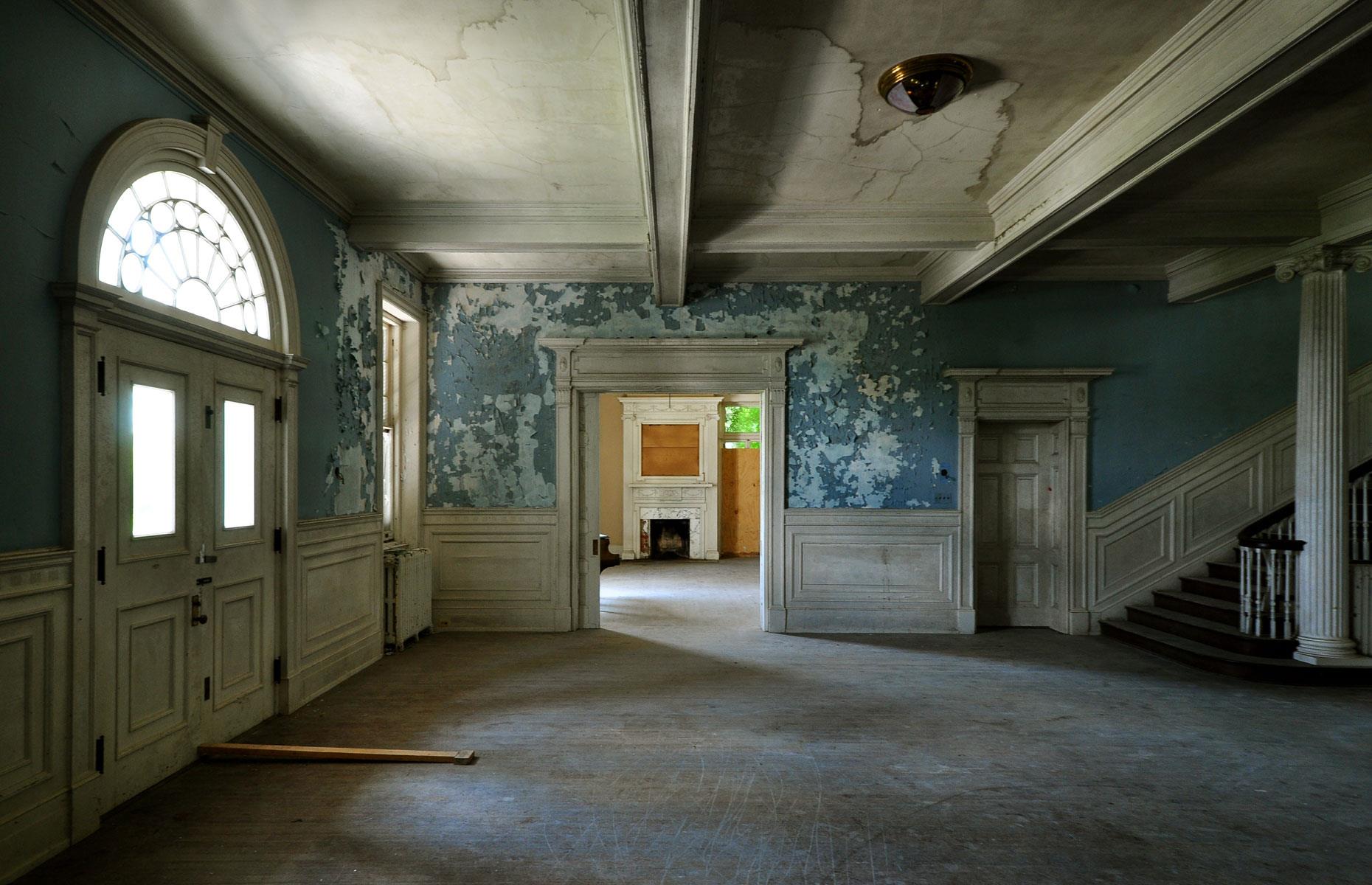 Selma Mansion, Leesburg, USA: Unbelievably expensive abandoned mansions
