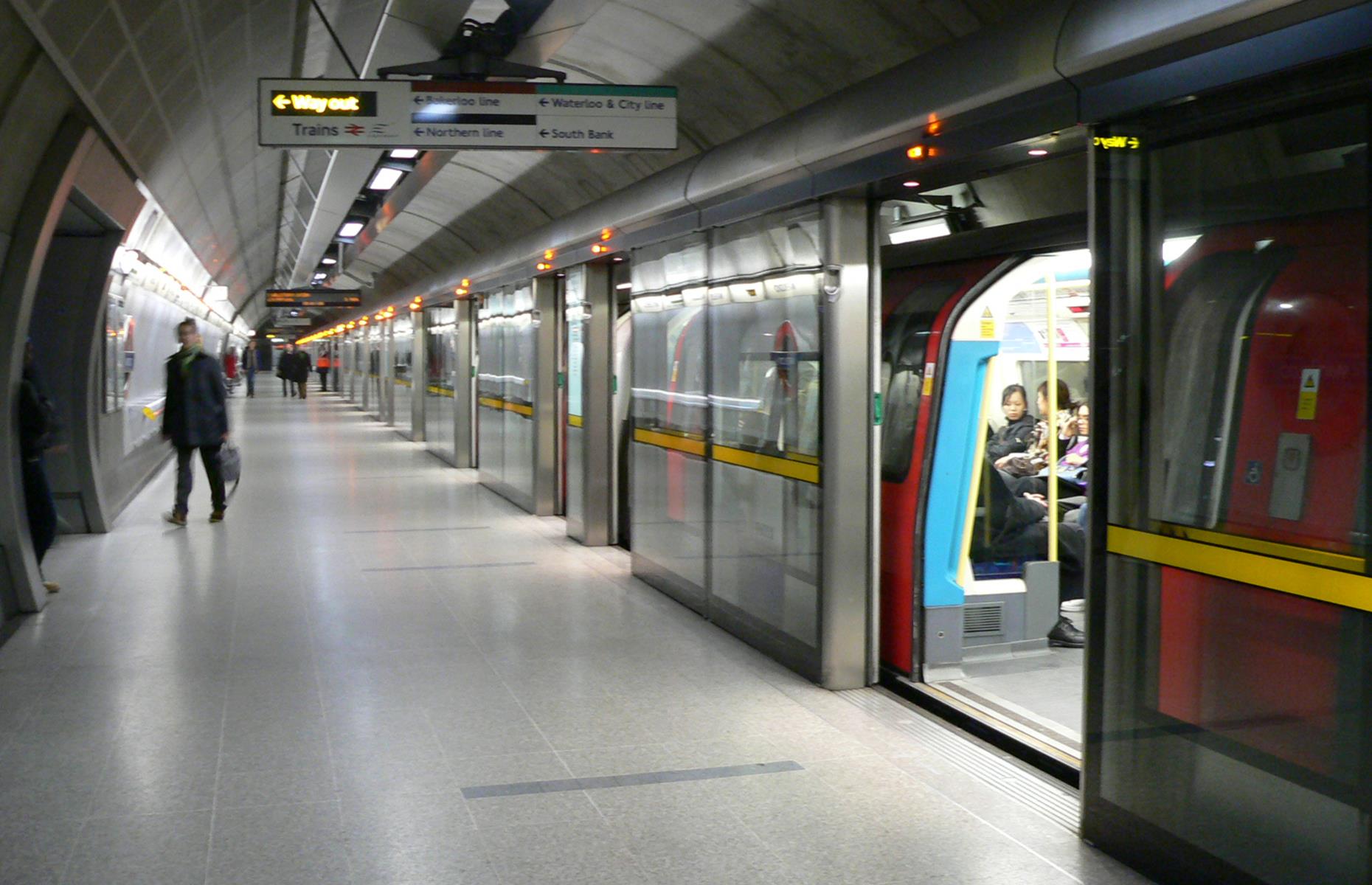 London Jubilee Line extension, 1999