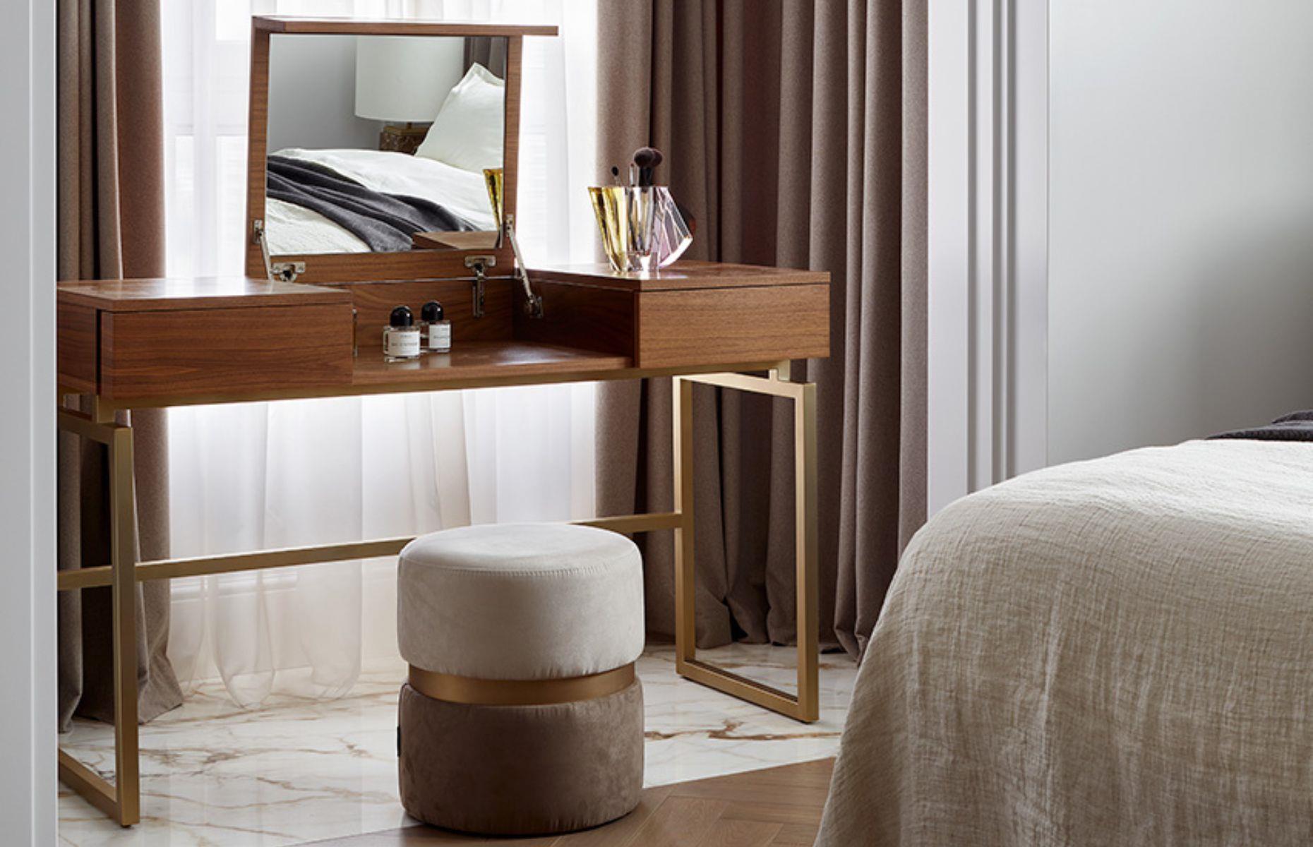Coordinate dressing table drawers