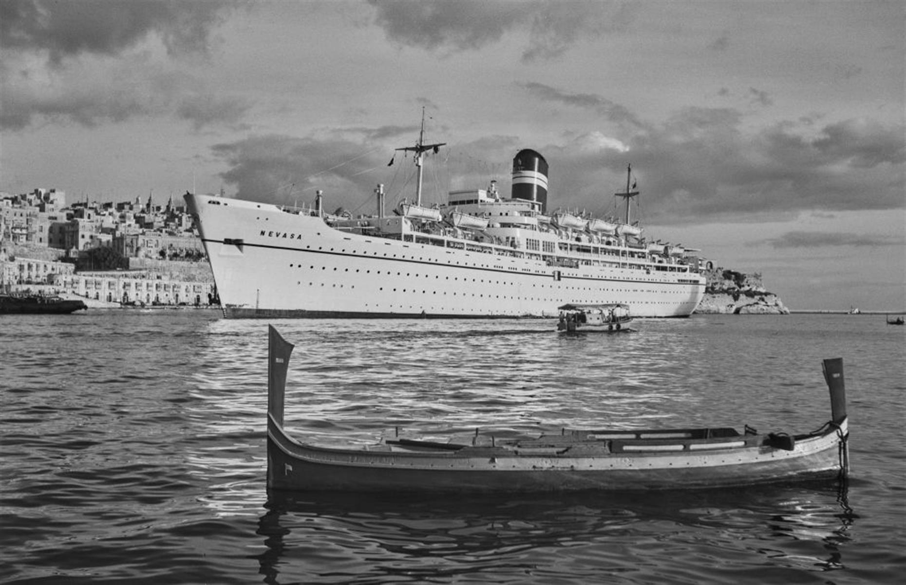 1965: SS Nevasa in Valletta, Malta