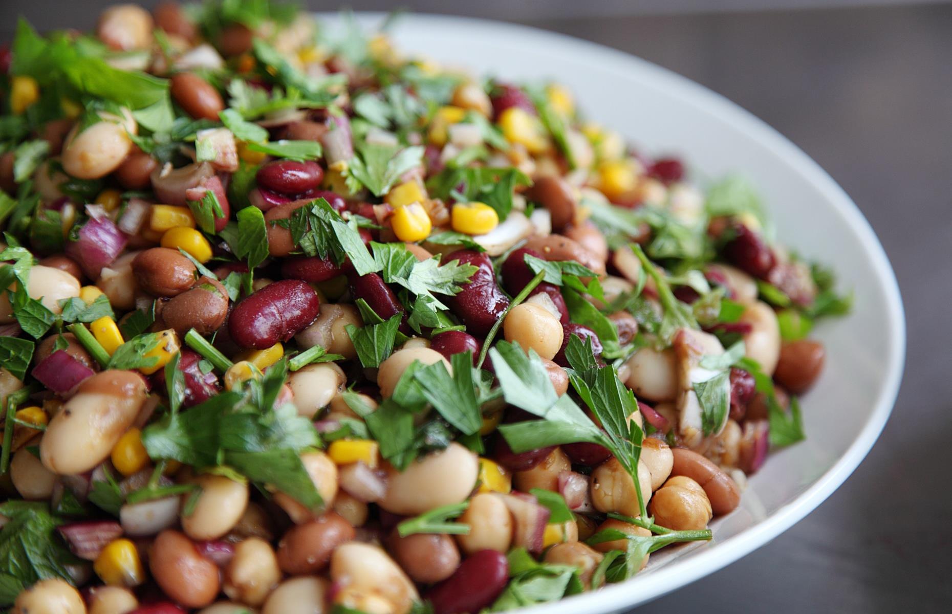 Onions, beans and garlic 