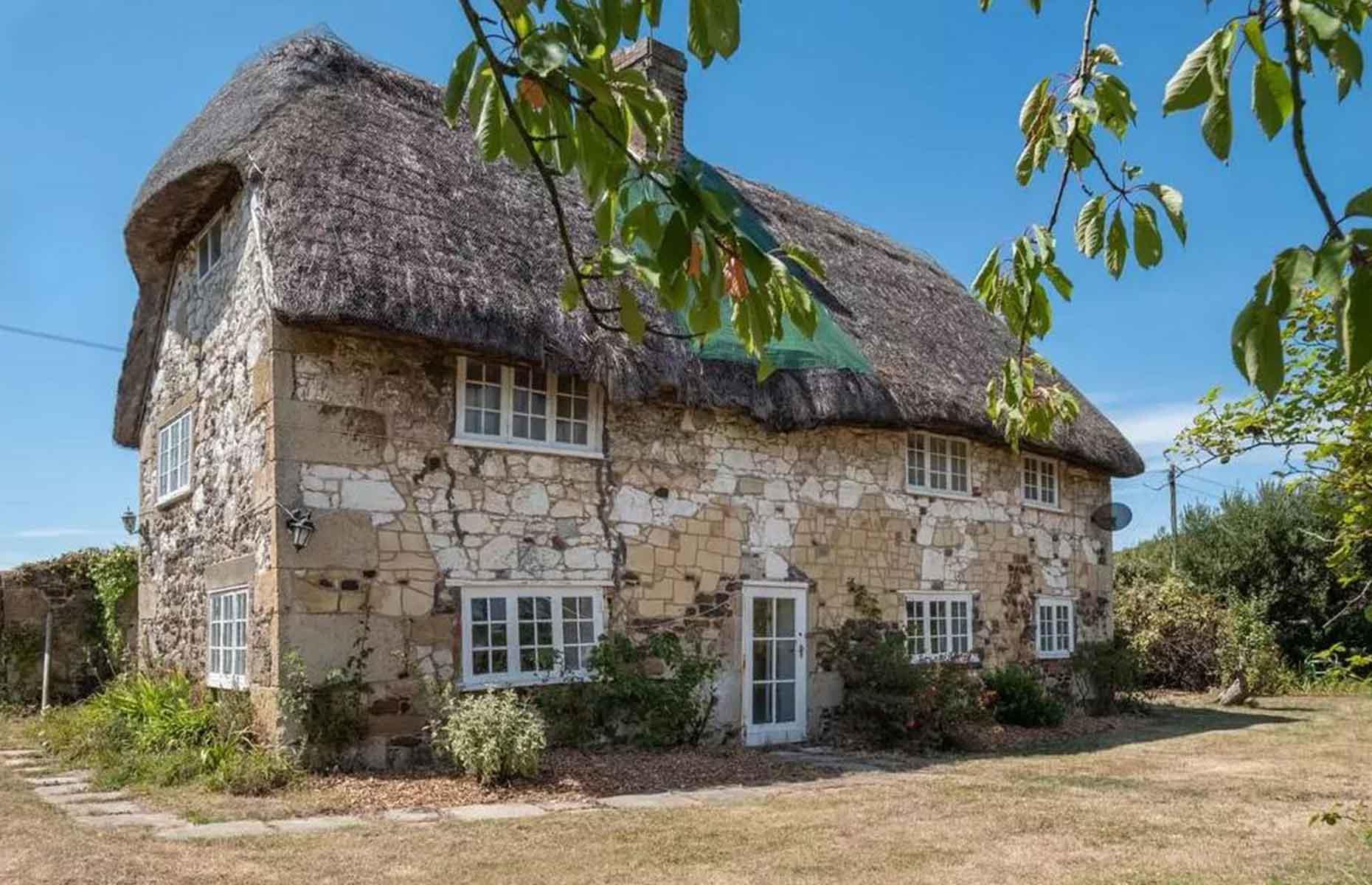 Historic agricultural cottage, Isle of Wight, UK: $485,000 (£350k)