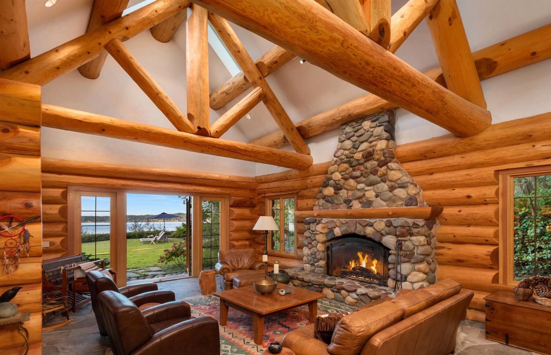Luxury log cabin, Washington, USA: $3.1 million (£2.4m)