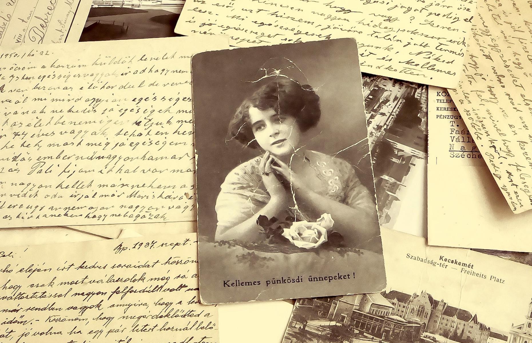 A peak for postcards