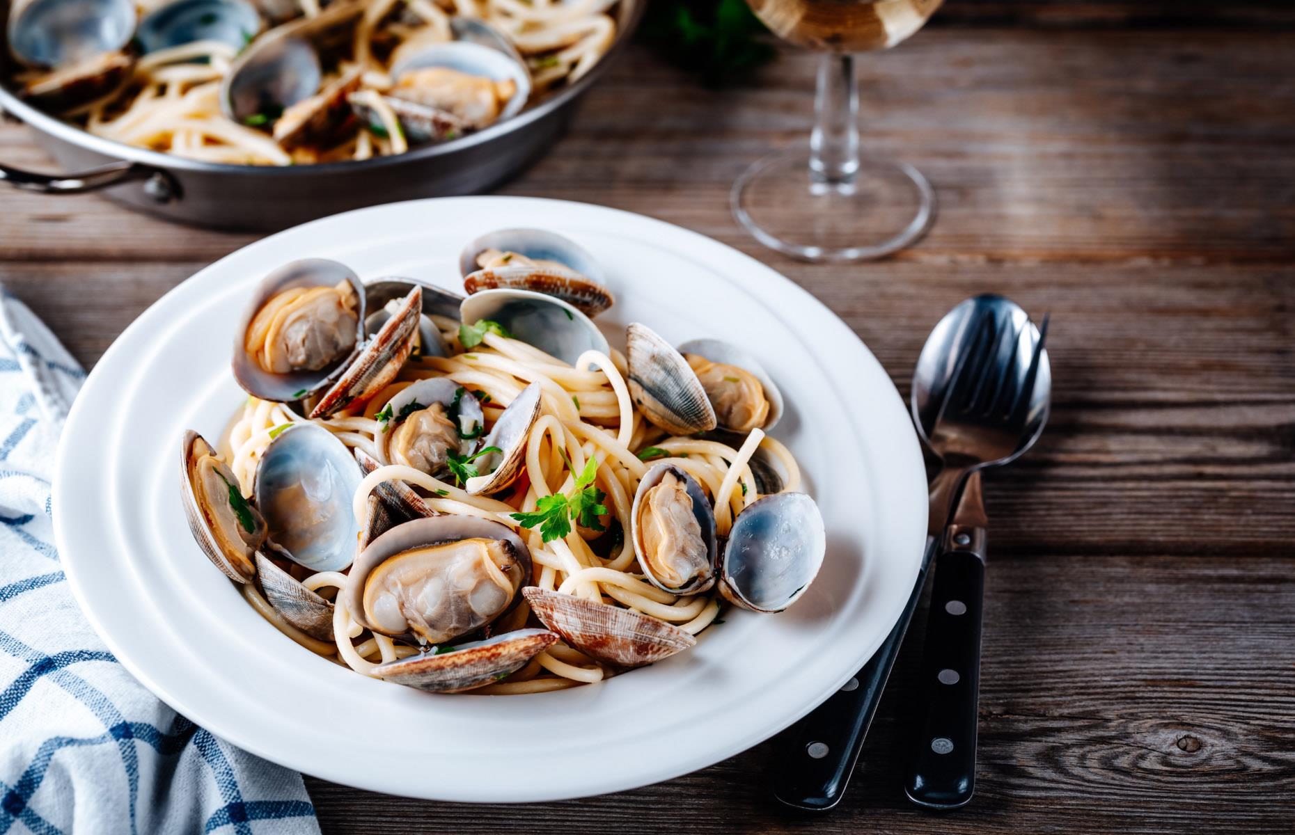 Add a knob of butter at end of linguine alle vongole