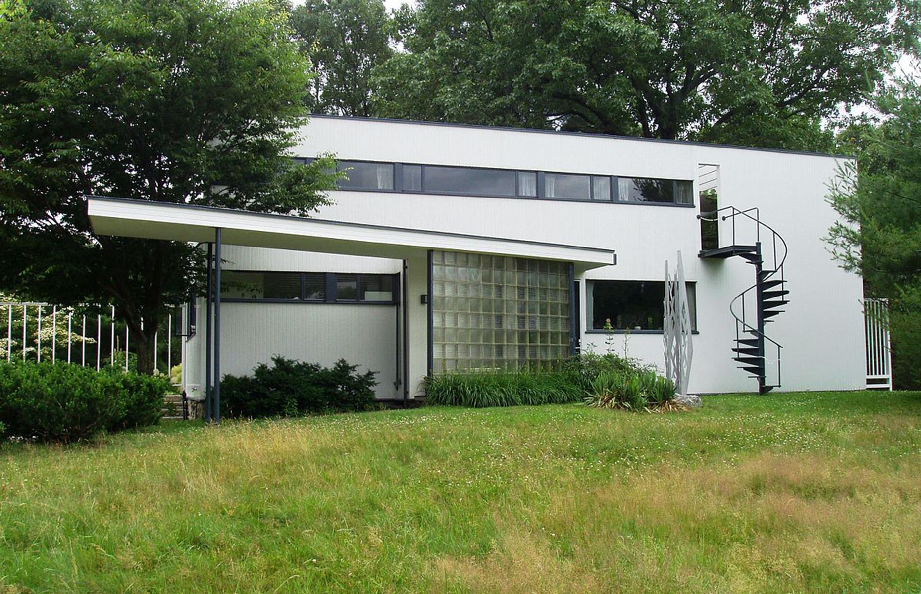 Gropius House by Walter Gropius 