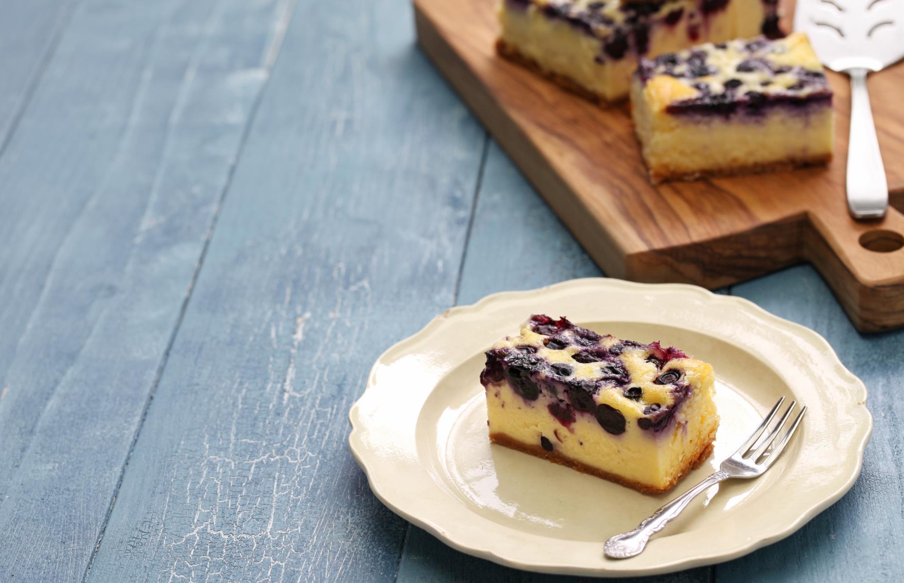 Baked blueberry cheesecake