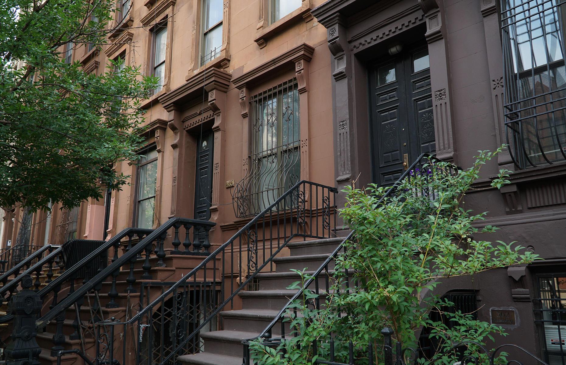 New York: brownstones