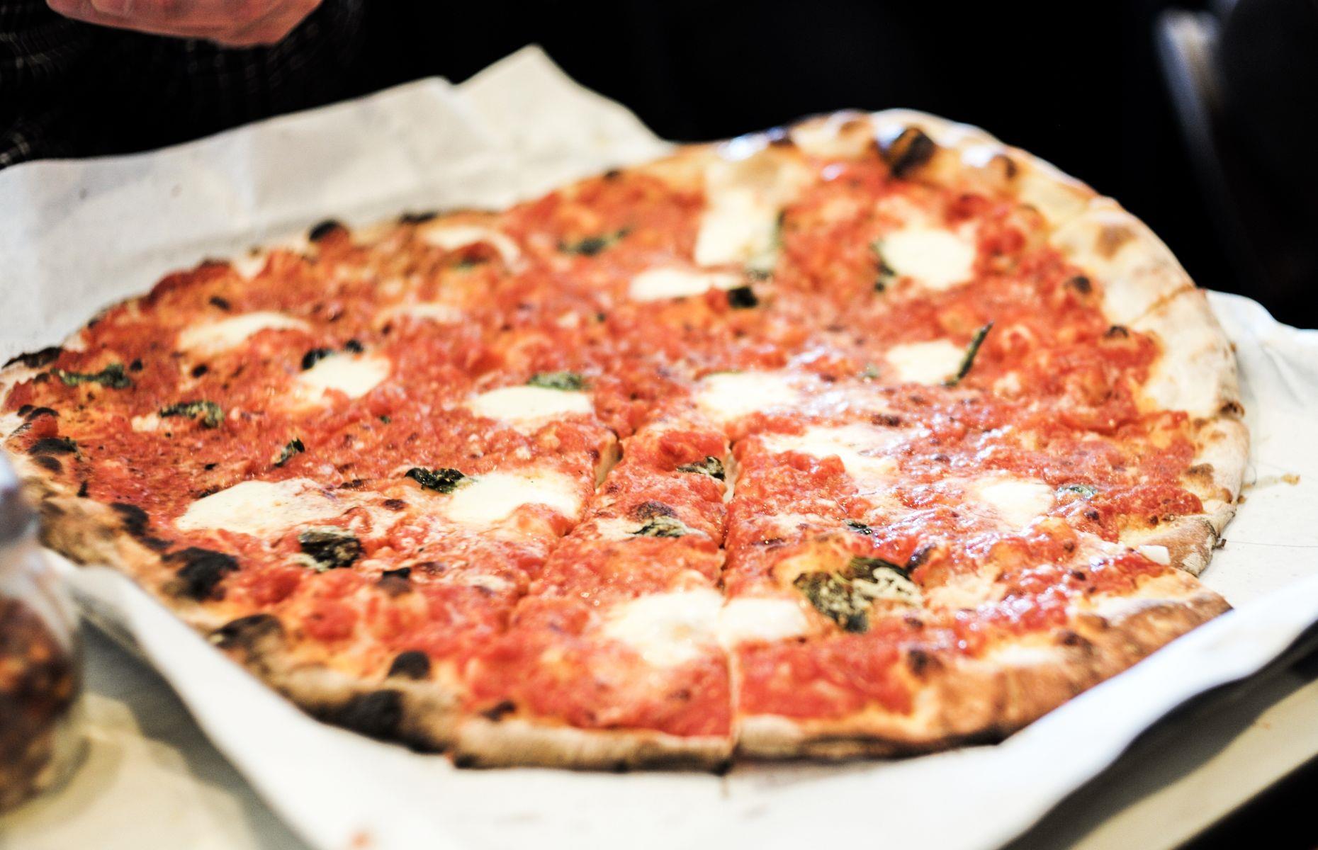 Connecticut: pizza
