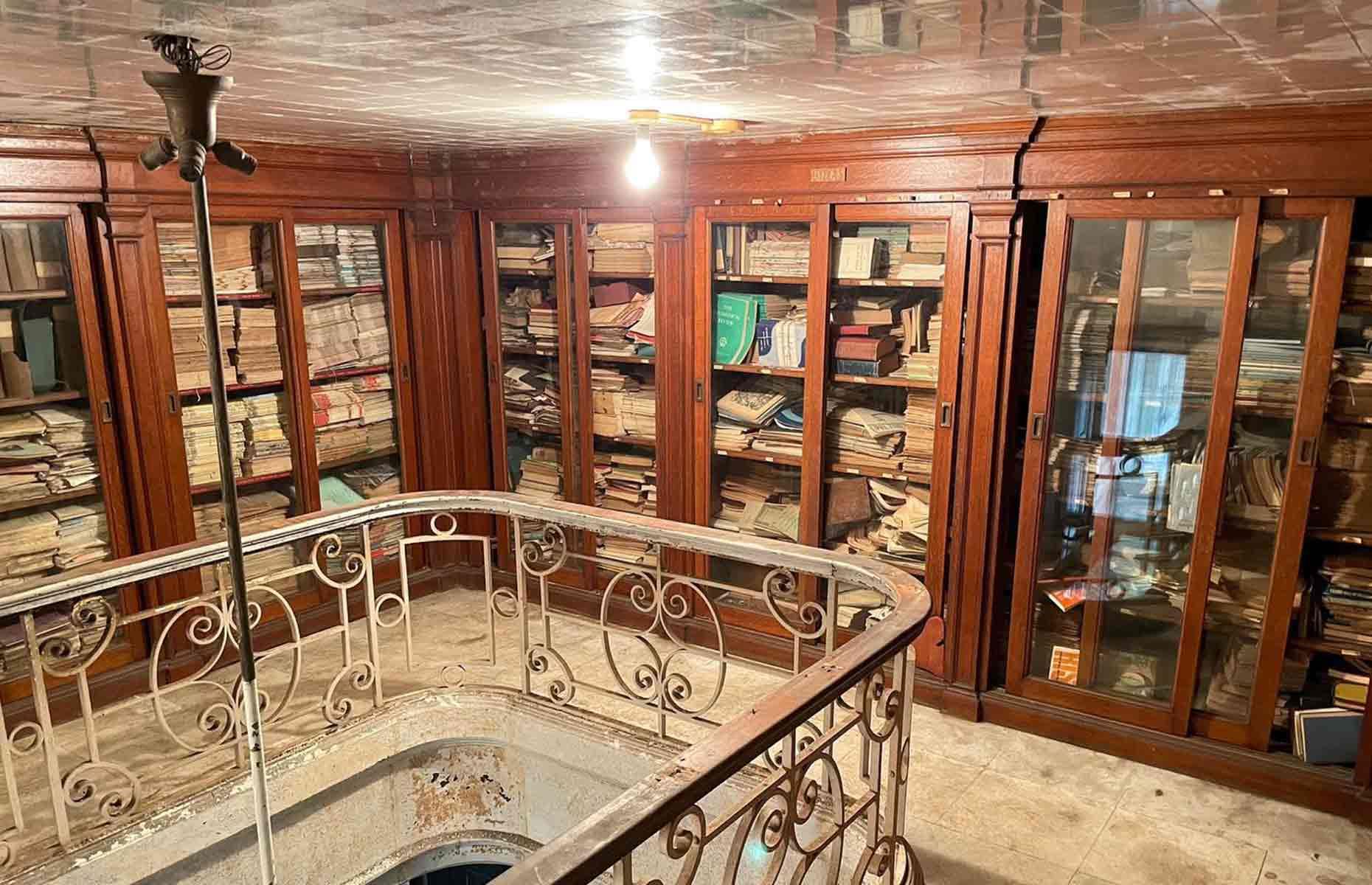Hidden floor