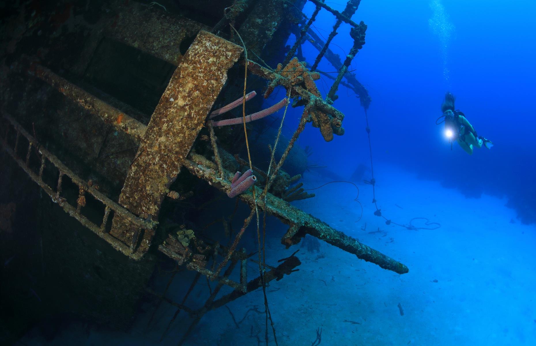 Hilma Hooker (sank in 1984)