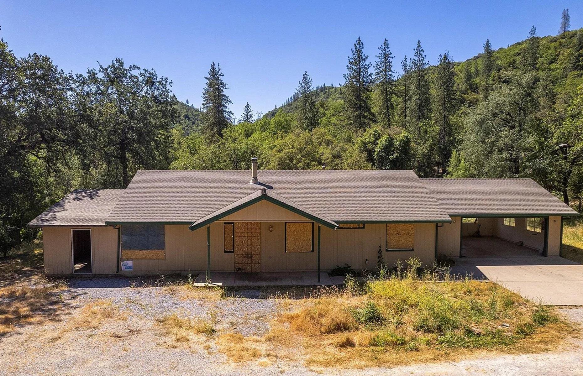 Fixer-upper with a secret, California, USA