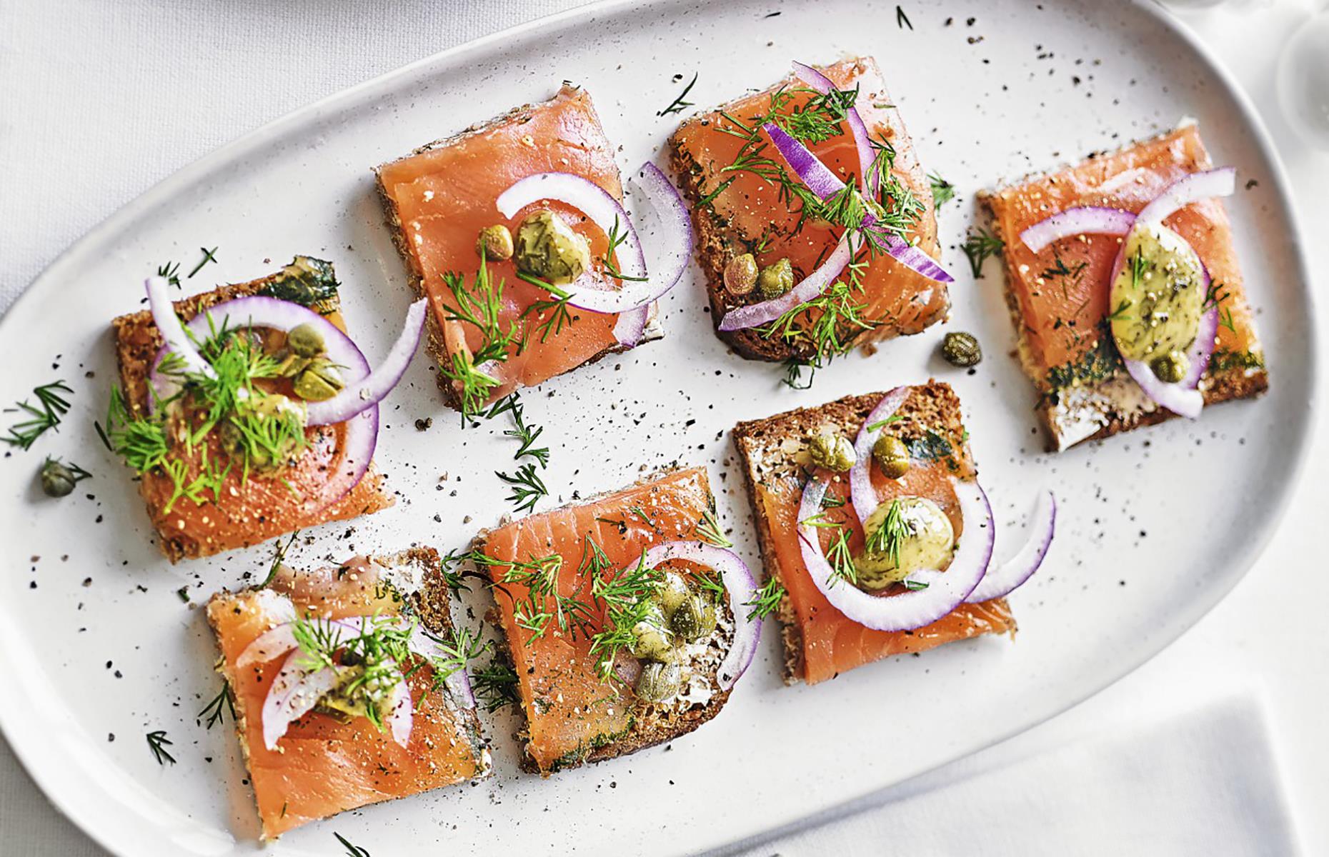 Canapé: salmon gravadlax