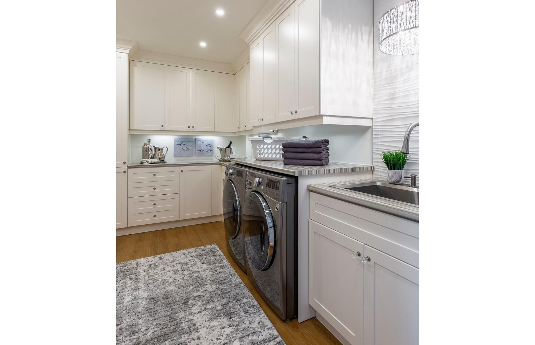 Butler's pantry and laundry room