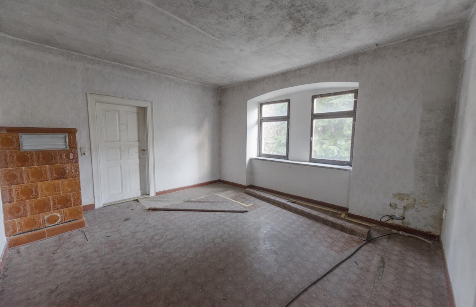 Corner house, Saxony-Anhalt, Germany: $23,698 (£19k)
