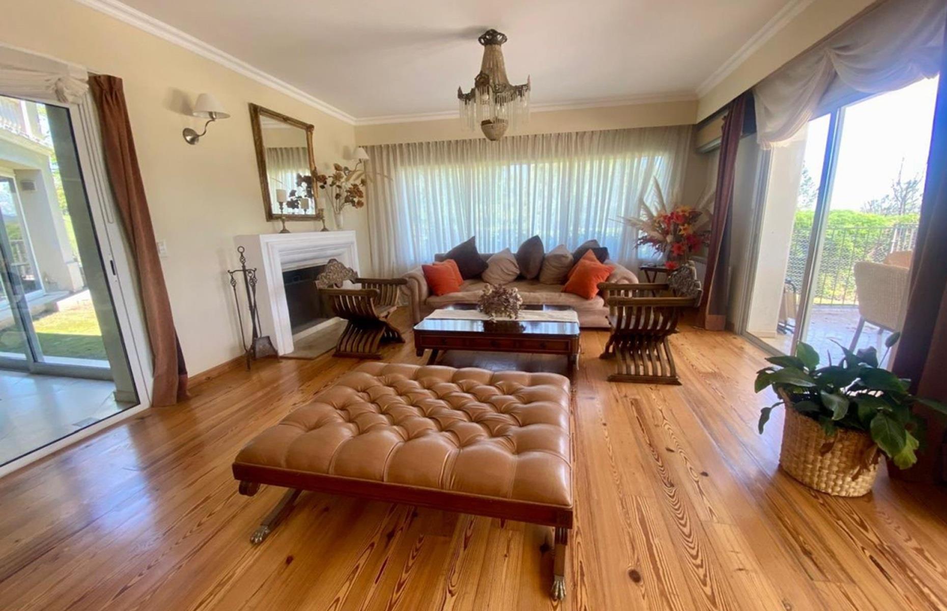Luxury gated home, Córdoba, Argentina: £718,341 ($930k)