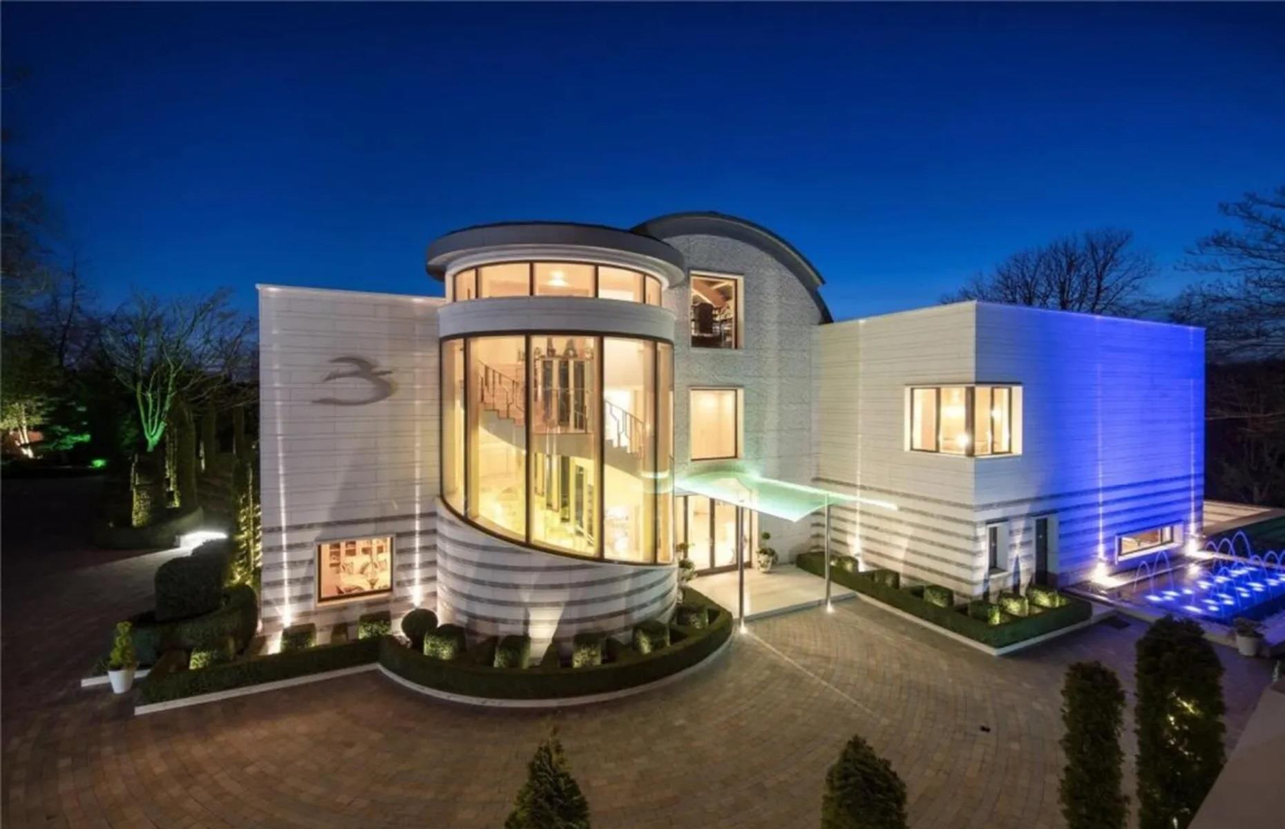 Six-bedroom mansion, Highgate, London