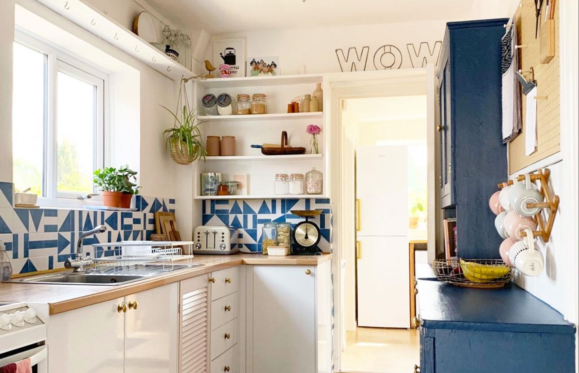 Geometric blue and white kitchen